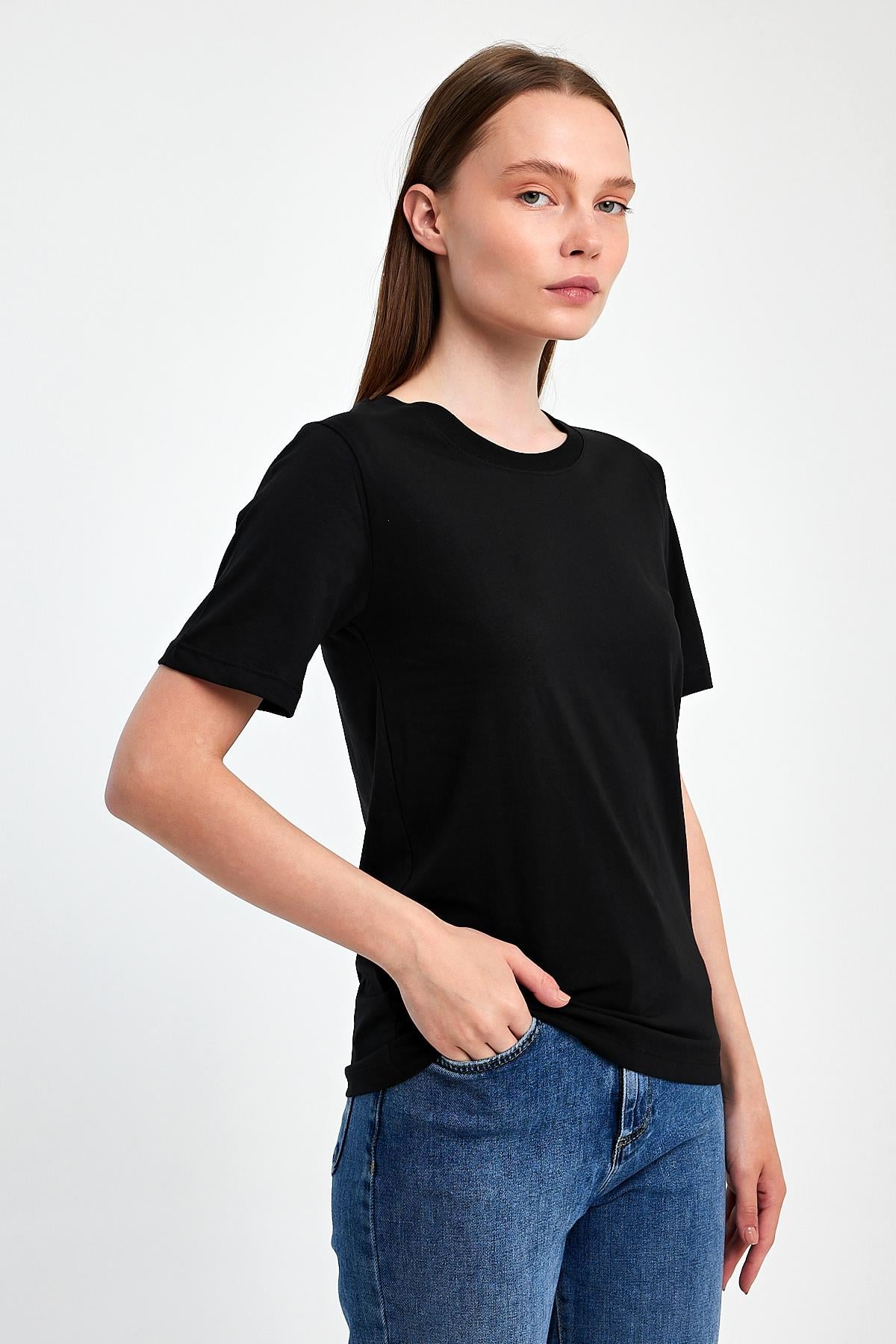 FİHA/3015-KADIN SIFIR YAKA T-SHIRT - SİYAH