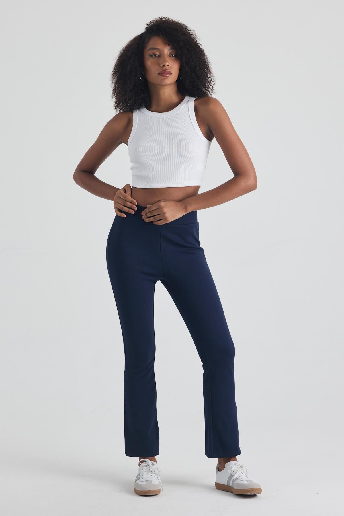 FİHA/3049-KADIN KAŞKORSE BİYELİ CROP - BEYAZ