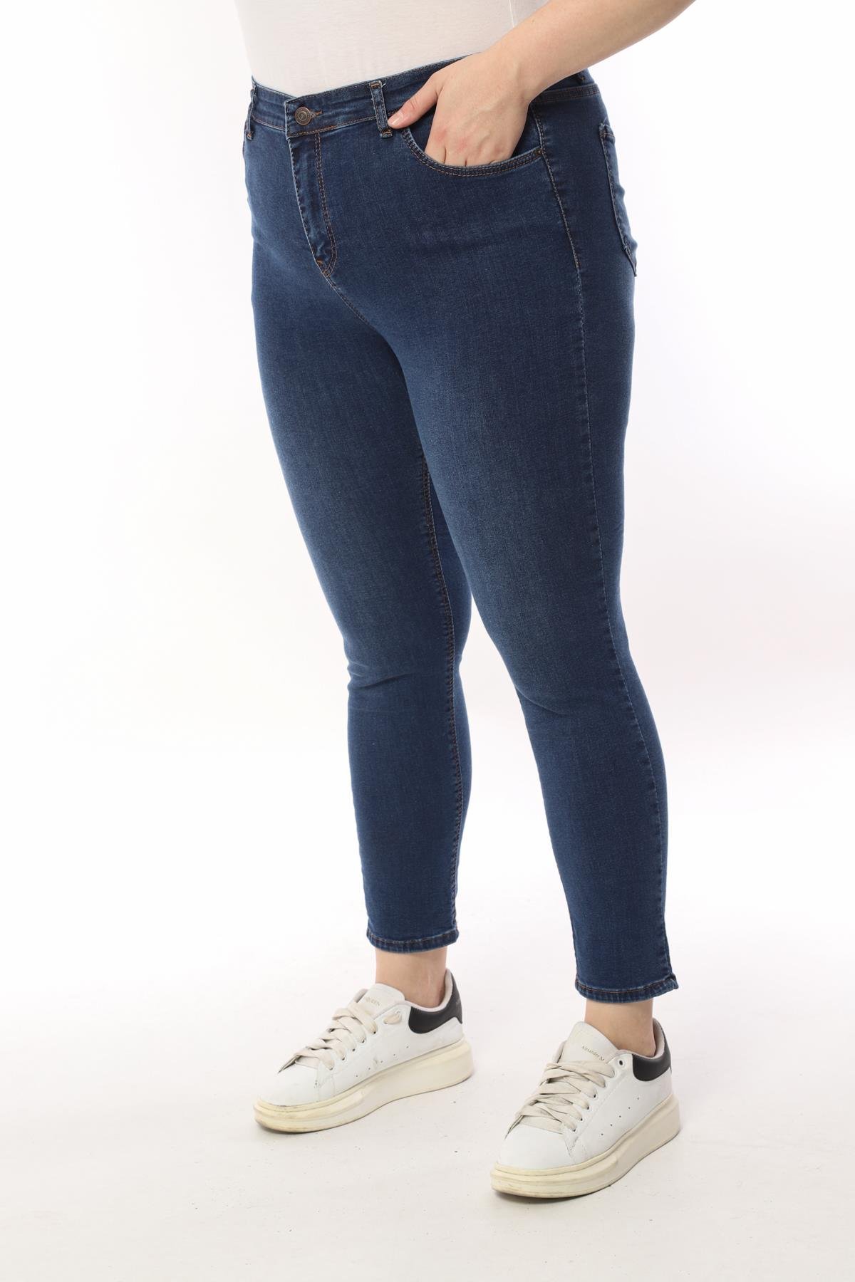 FİHA/4026-KADIN BATTAL TAŞLAMALI JEANS - KOYU MAVİ