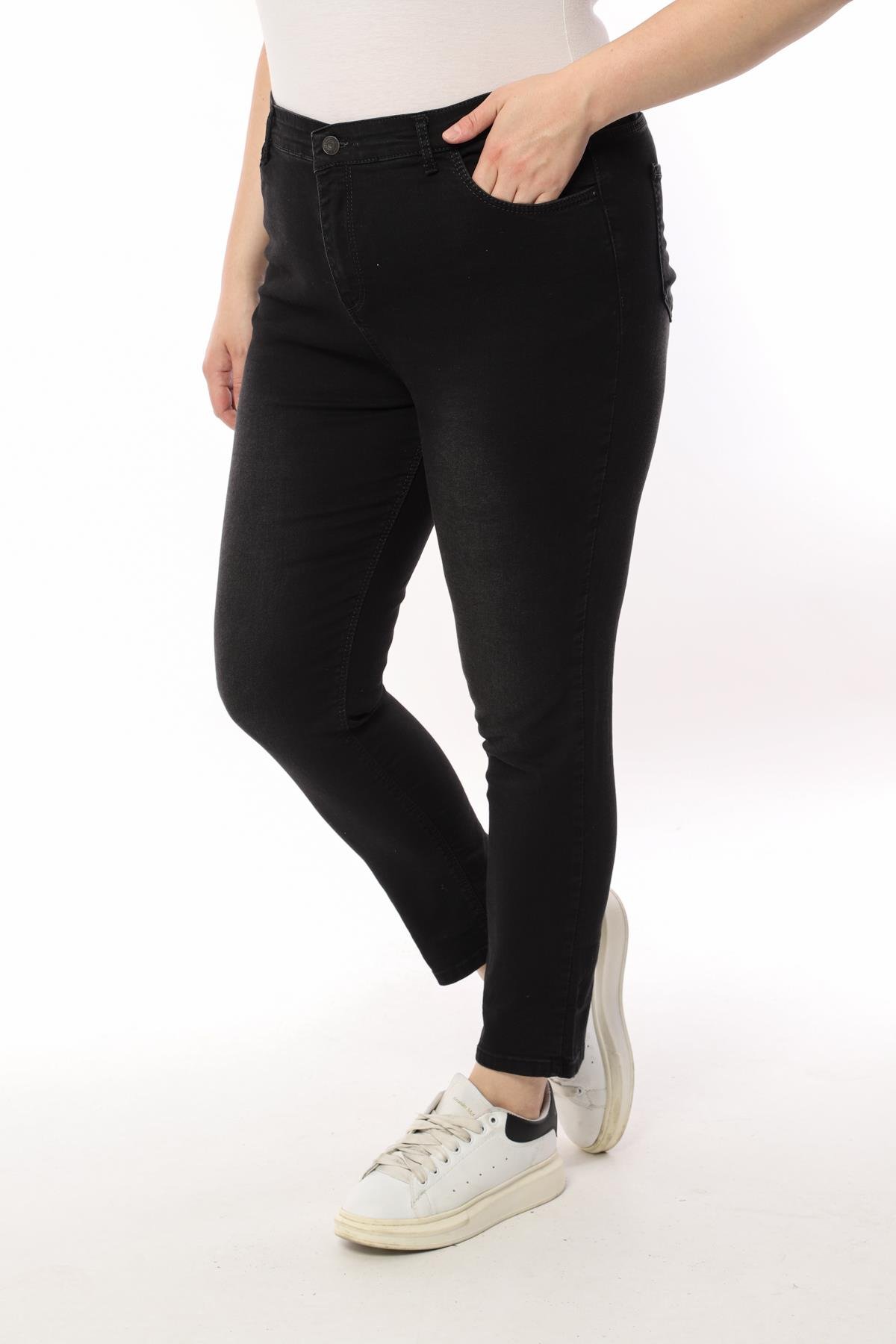 FİHA/4026-KADIN BATTAL TAŞLAMALI JEANS - SİYAH
