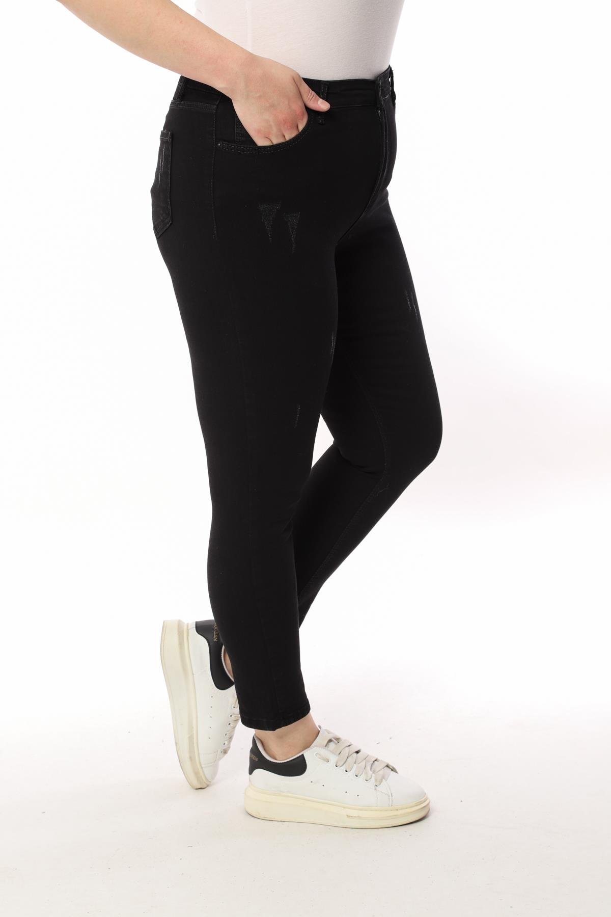 FİHA/4031-KADIN BATTAL TIRNAKLI TAŞLAMALI JEANS - SİYAH