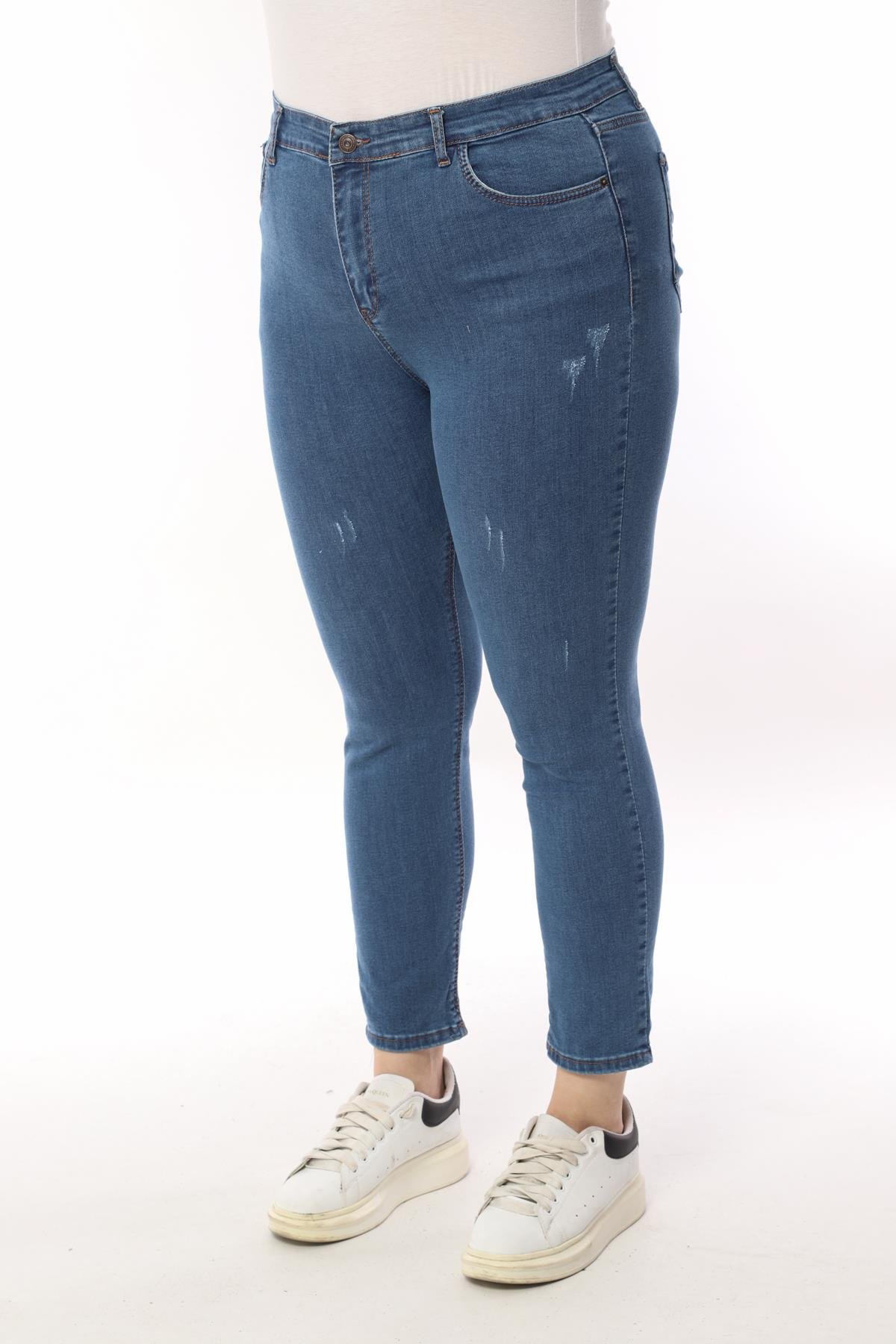 FİHA/4031-KADIN BATTAL TIRNAKLI TAŞLAMALI JEANS - MAVİ