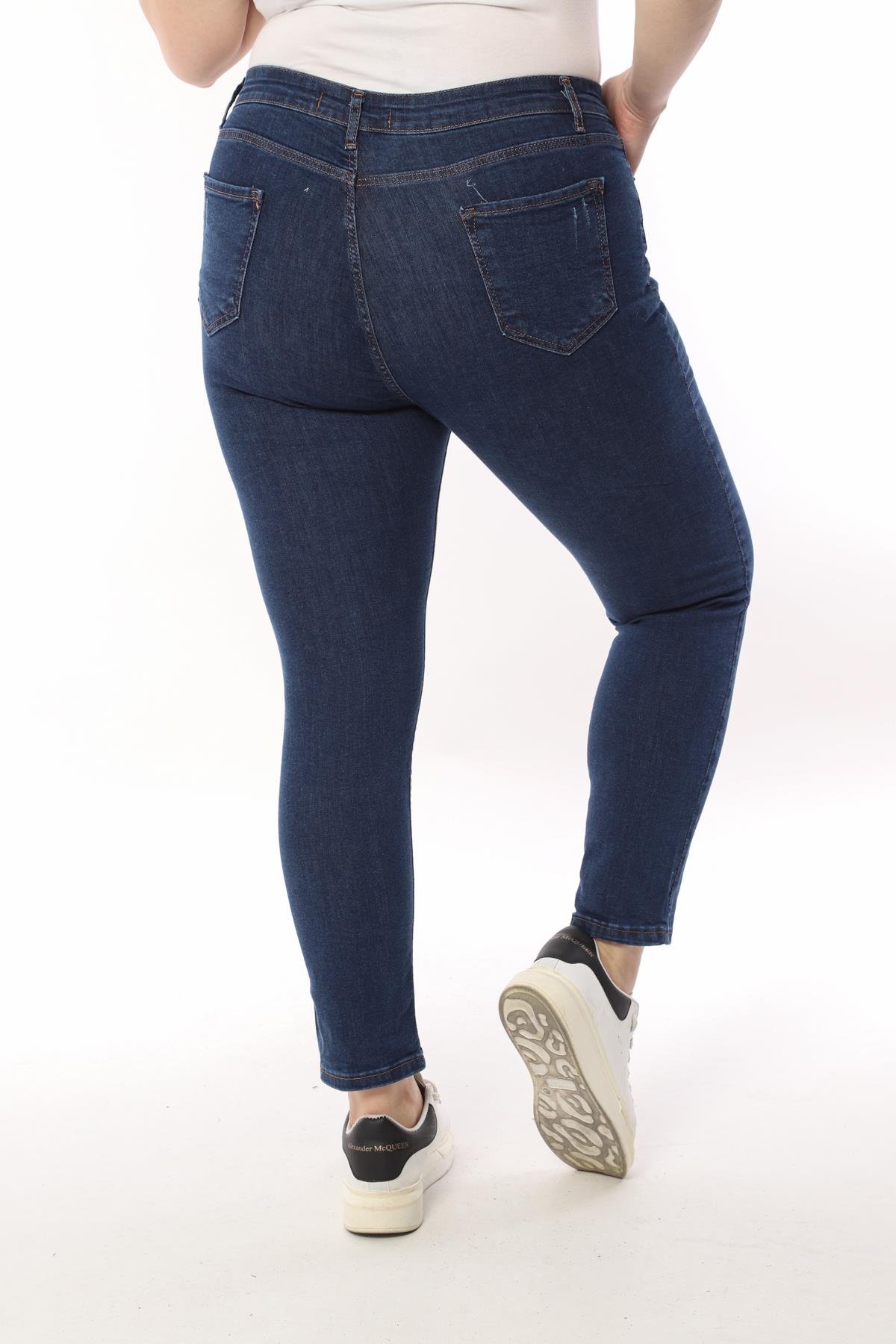 FİHA/4031-KADIN BATTAL TIRNAKLI TAŞLAMALI JEANS - KOYU MAVİ