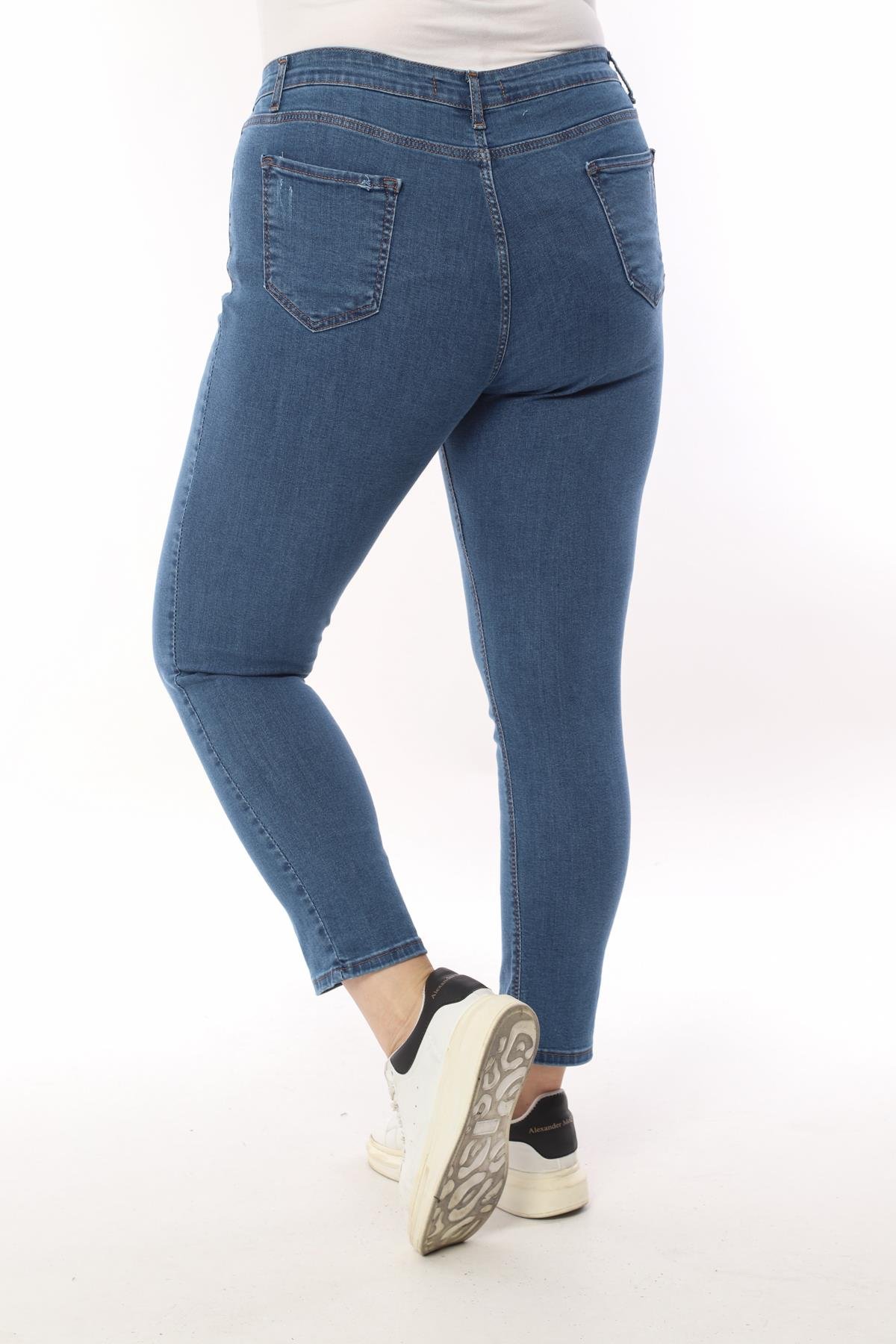 FİHA/4031-KADIN BATTAL TIRNAKLI TAŞLAMALI JEANS - MAVİ