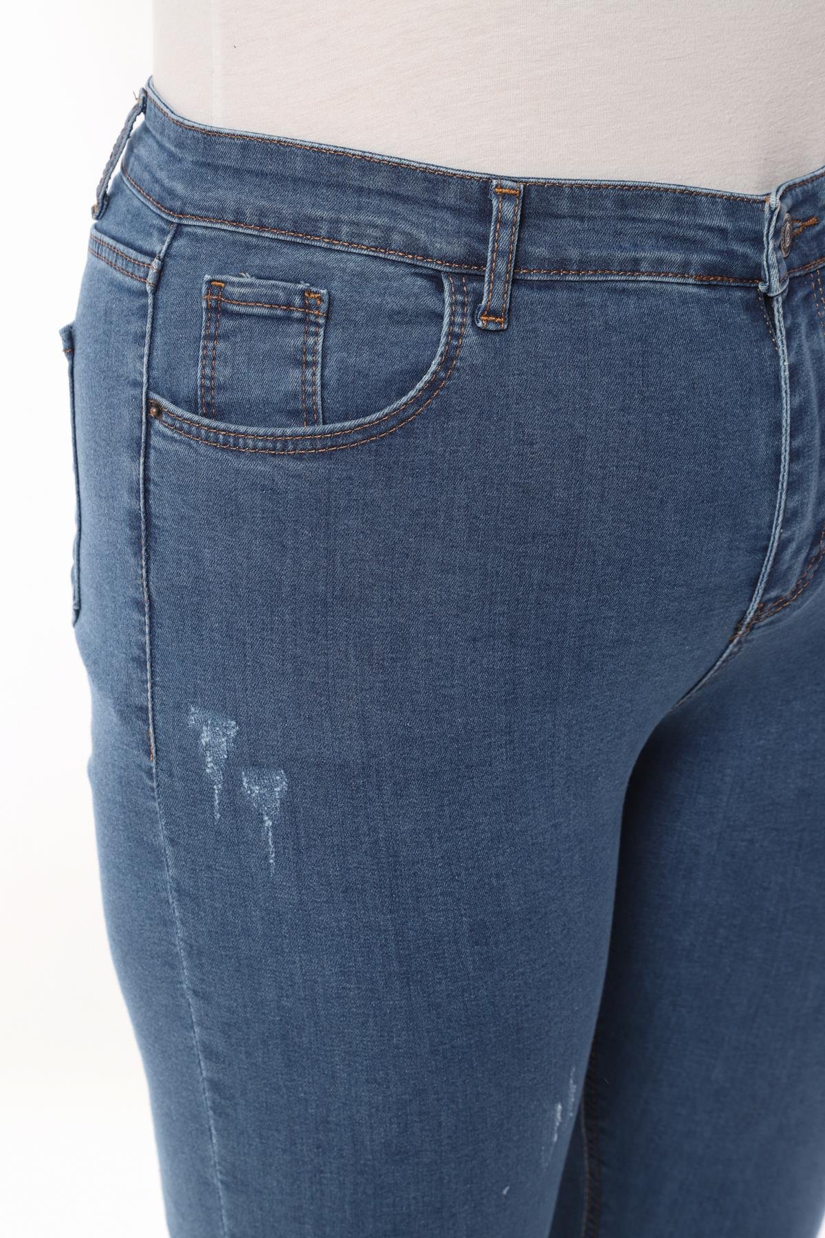 FİHA/4031-KADIN BATTAL TIRNAKLI TAŞLAMALI JEANS - MAVİ