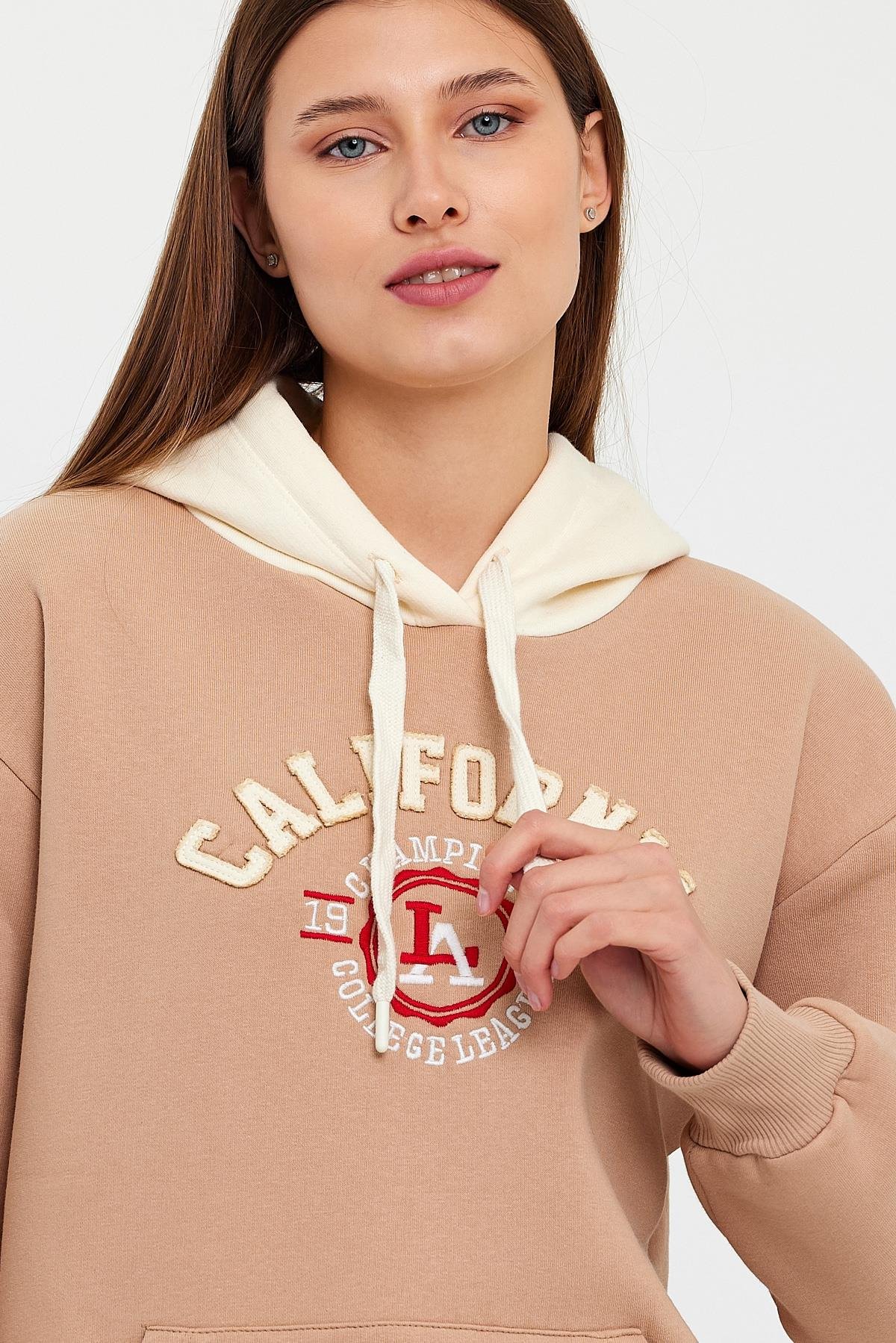 FİHA/5013-KADIN KAPŞONLU ÖN NAKIŞLI SWEAT - BEJ