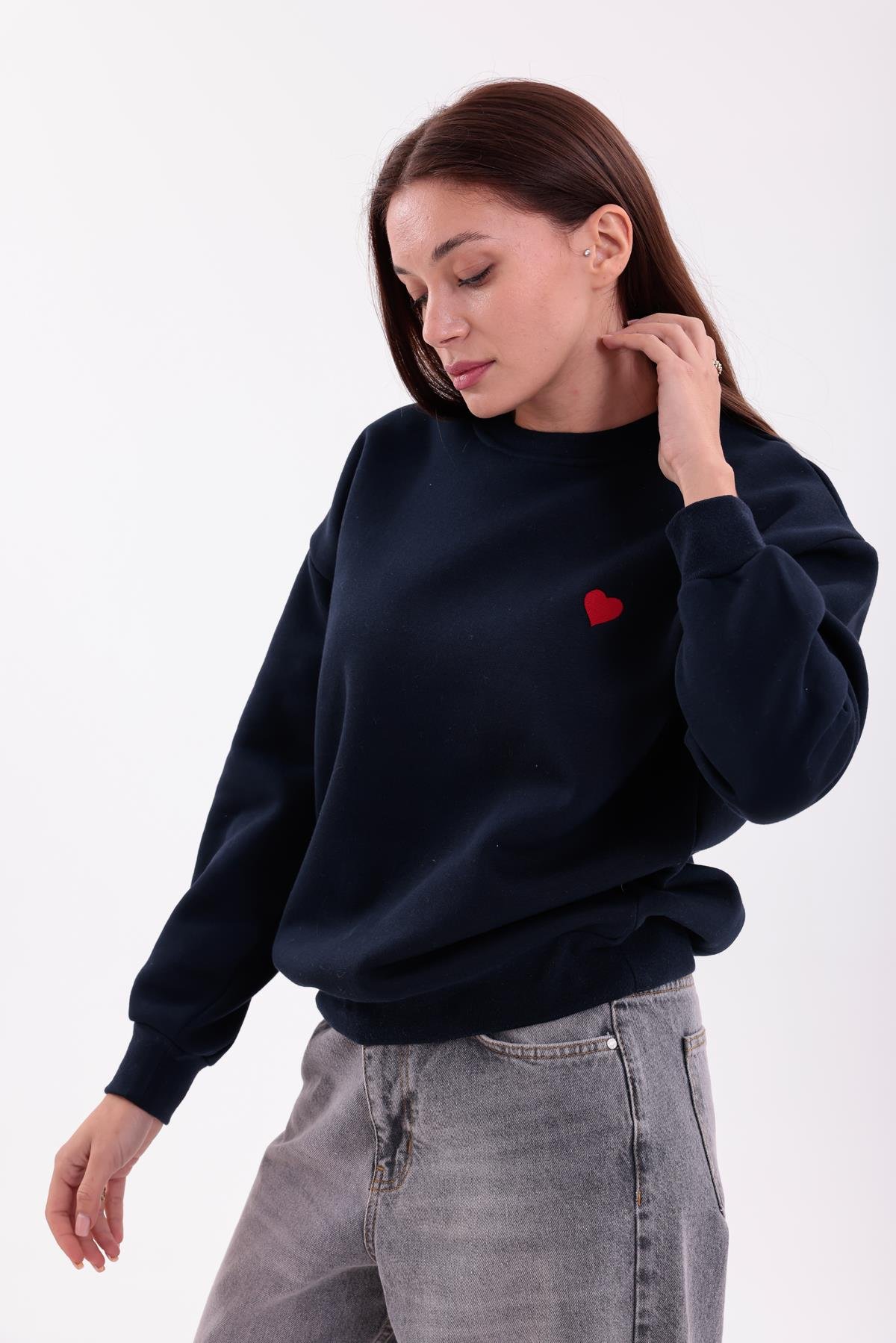 FİHA/5032-KADIN 3 İPLİK ŞARDONLU SIFIR YAKA KALP NAKIŞLI SWEAT - LACİVERT