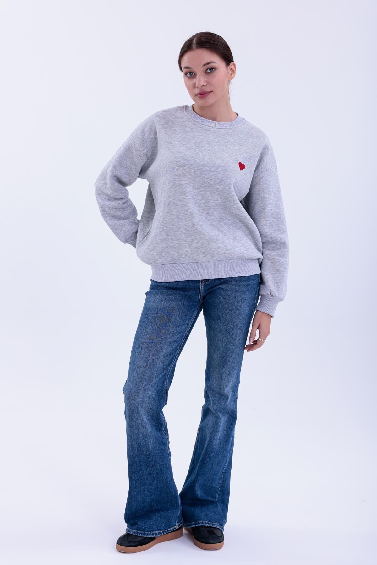 FİHA/5032-KADIN 3 İPLİK ŞARDONLU SIFIR YAKA KALP NAKIŞLI SWEAT - GRİ MELANJ