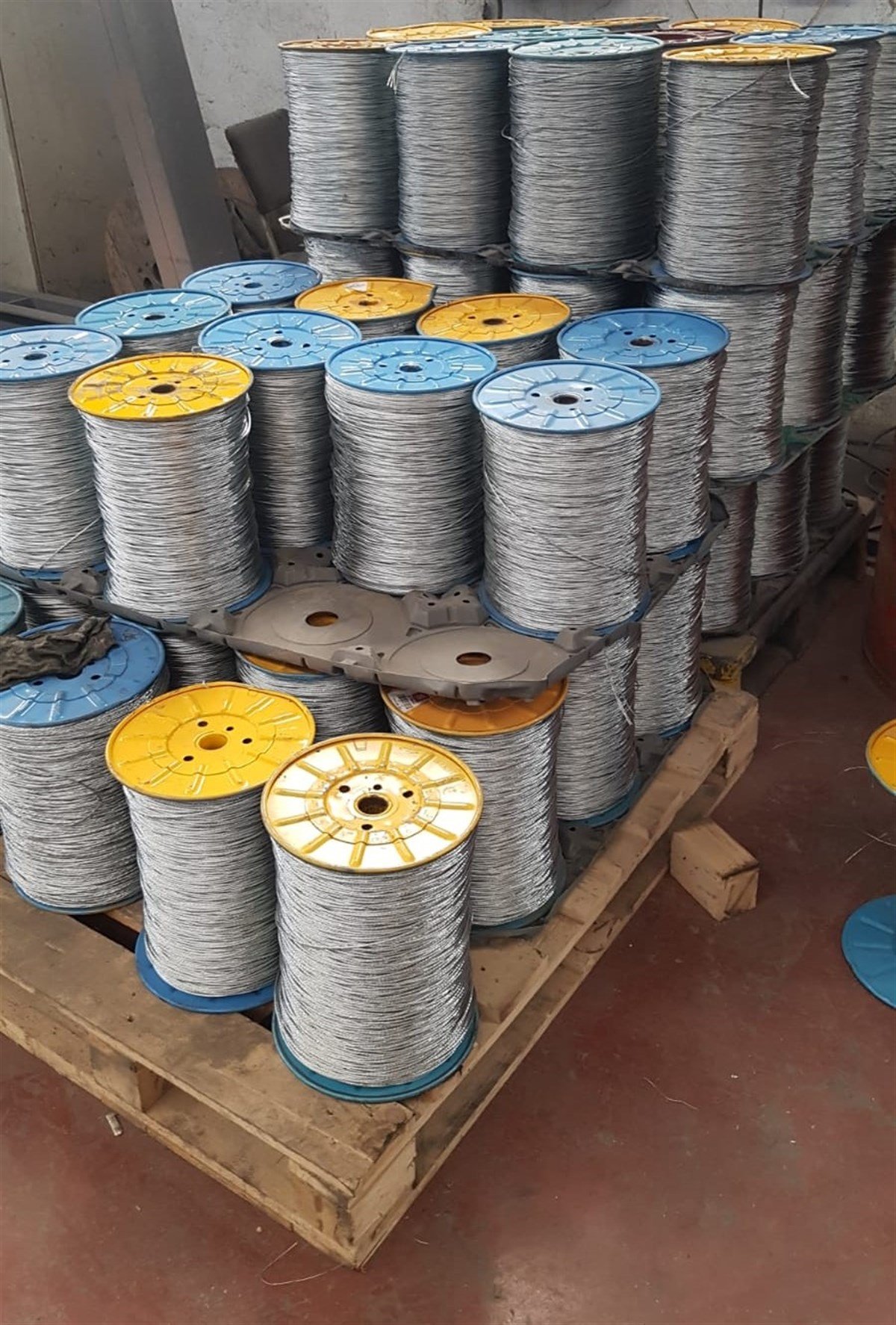 BUTAFIXÇELİK HALAT 2.40mm 1X7 ( 1kg = 40mt ) 40kg
