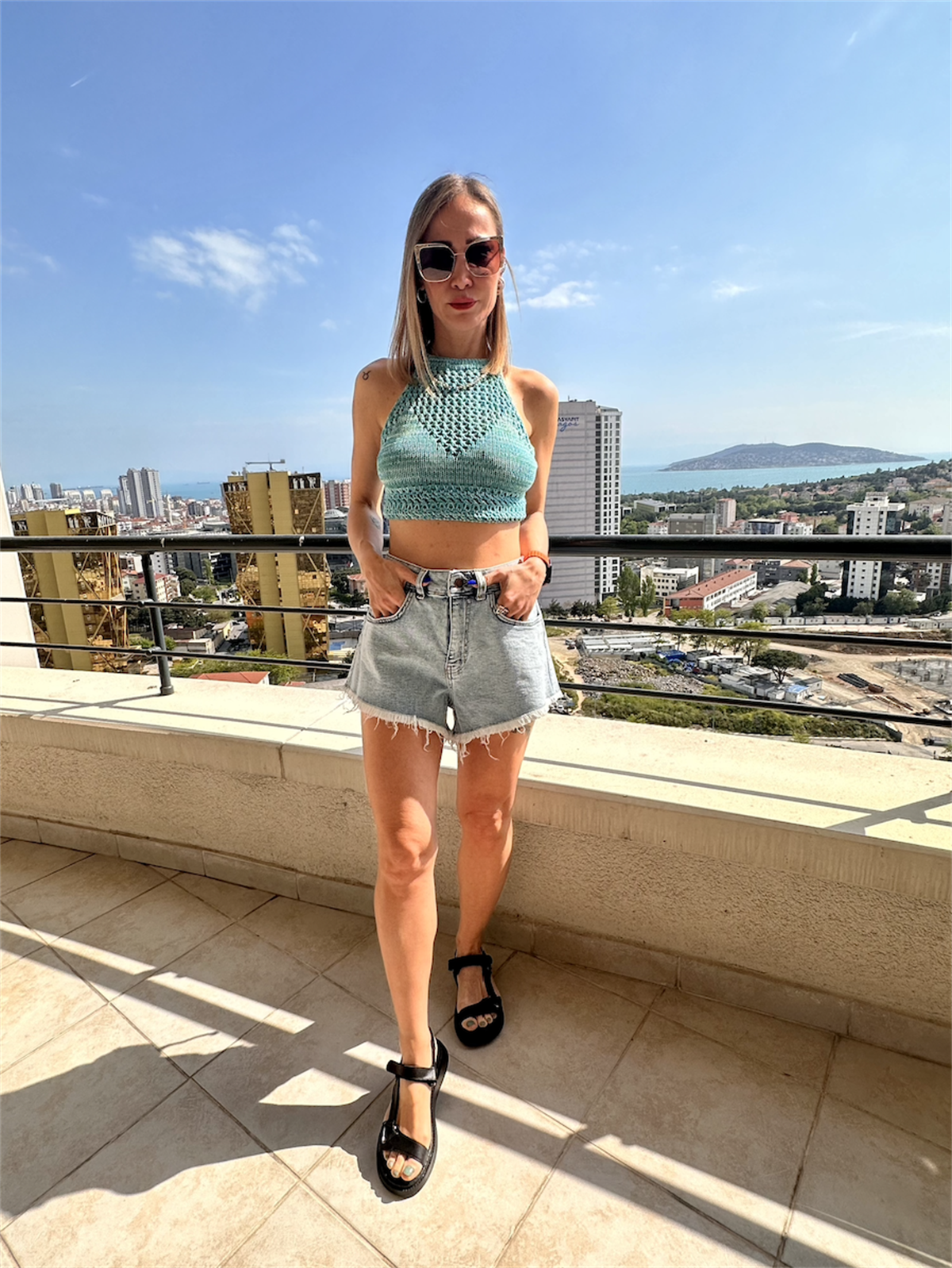 Arkadan Bağlamalı Tasarım Crop Top Turkuaz