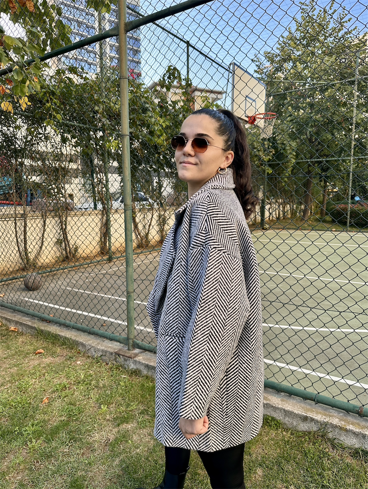 Balık Sırtı Astarlı Oversize Kaşe Kaban Siyah Beyaz