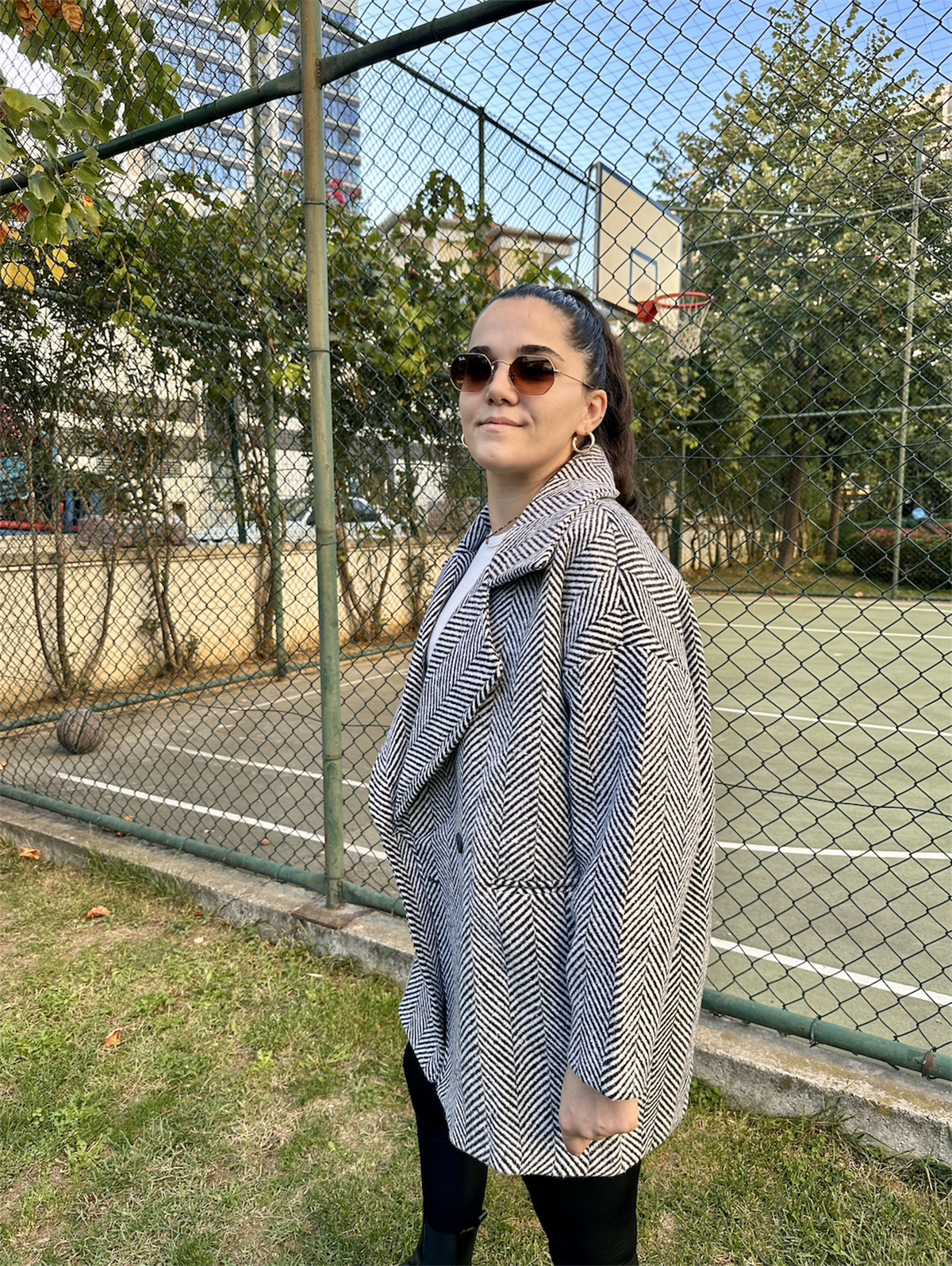 Balık Sırtı Astarlı Oversize Kaşe Kaban Siyah Beyaz