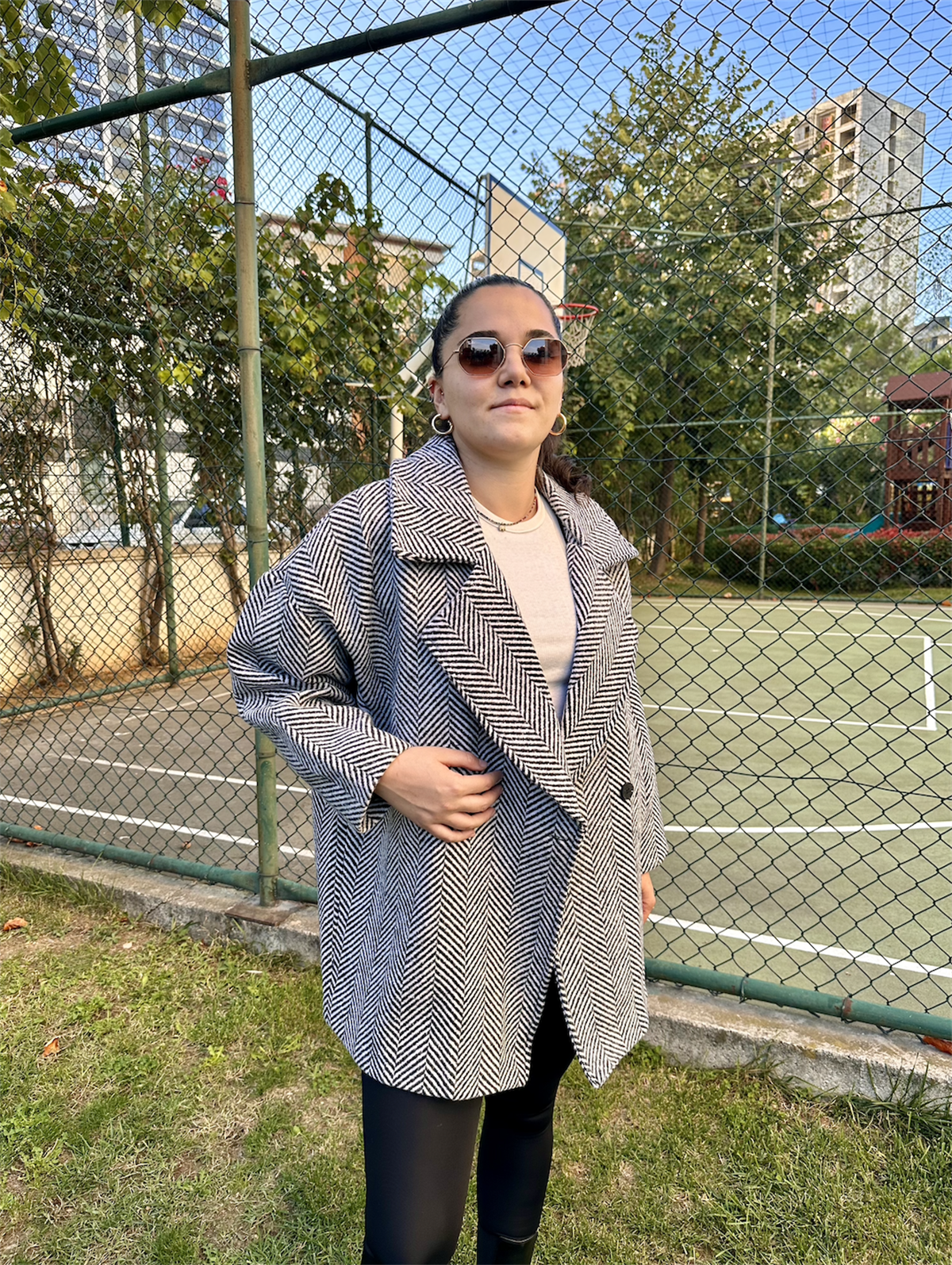 Balık Sırtı Astarlı Oversize Kaşe Kaban Siyah Beyaz