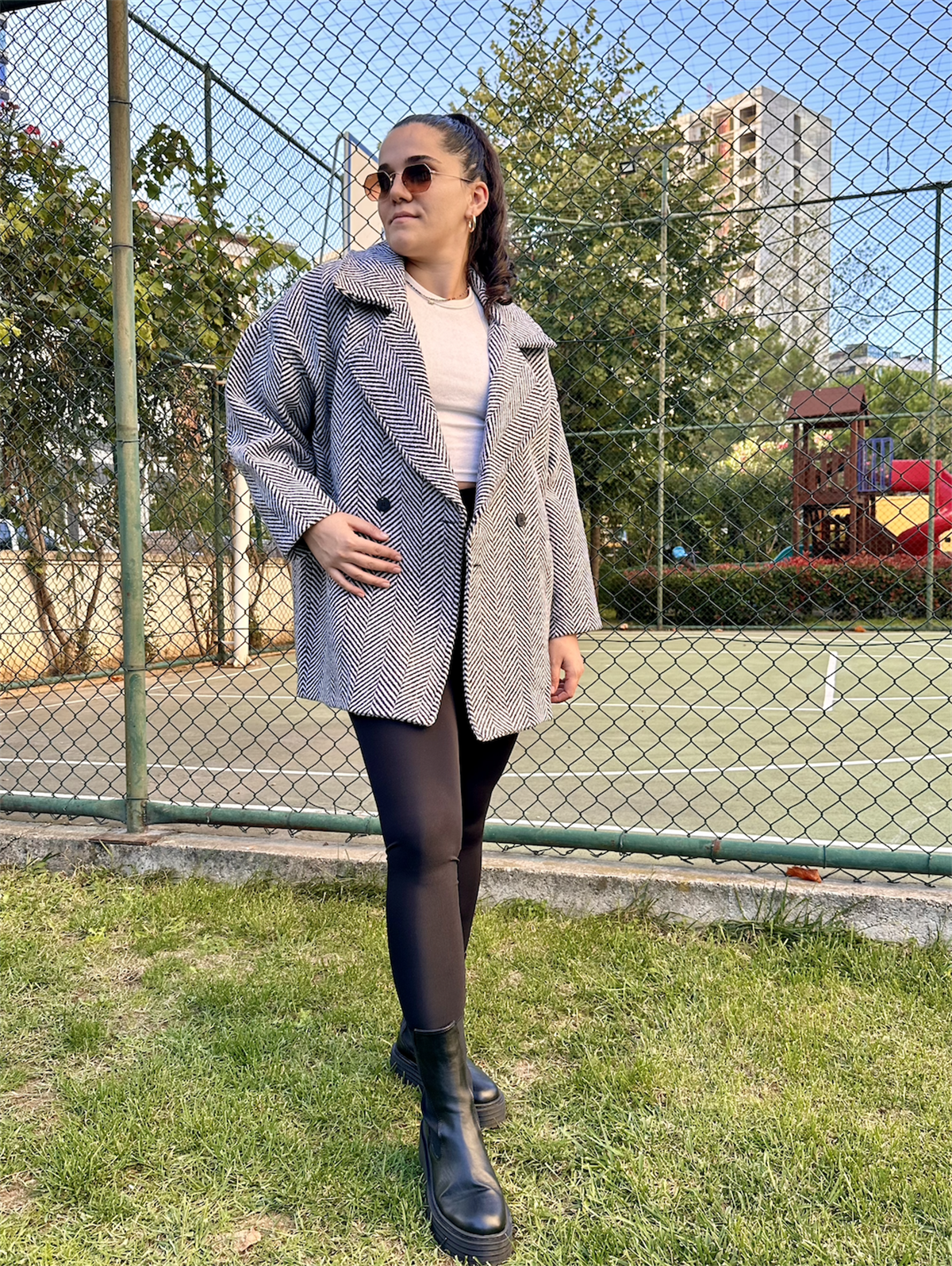 Balık Sırtı Astarlı Oversize Kaşe Kaban Siyah Beyaz