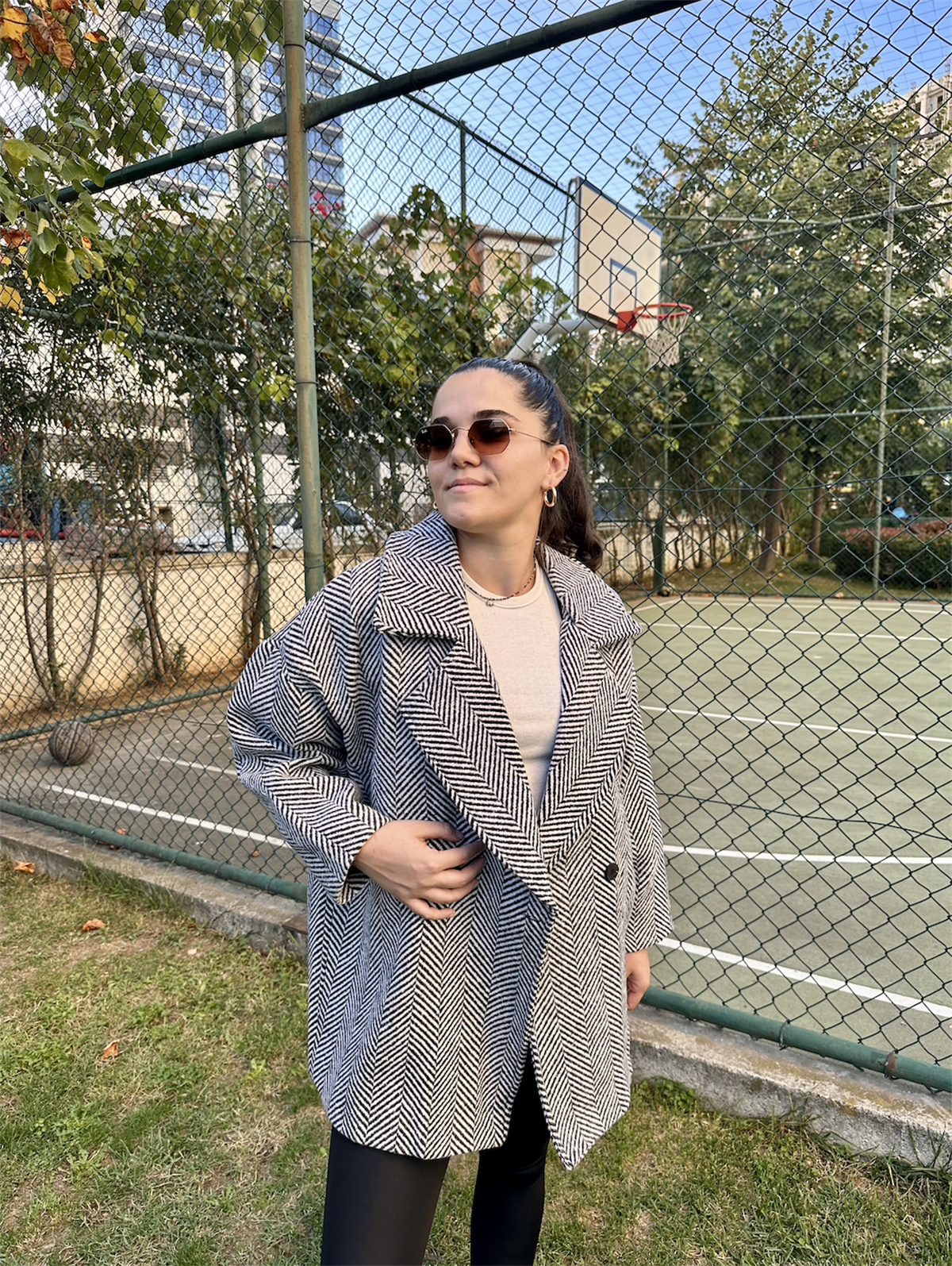 Balık Sırtı Astarlı Oversize Kaşe Kaban Siyah Beyaz