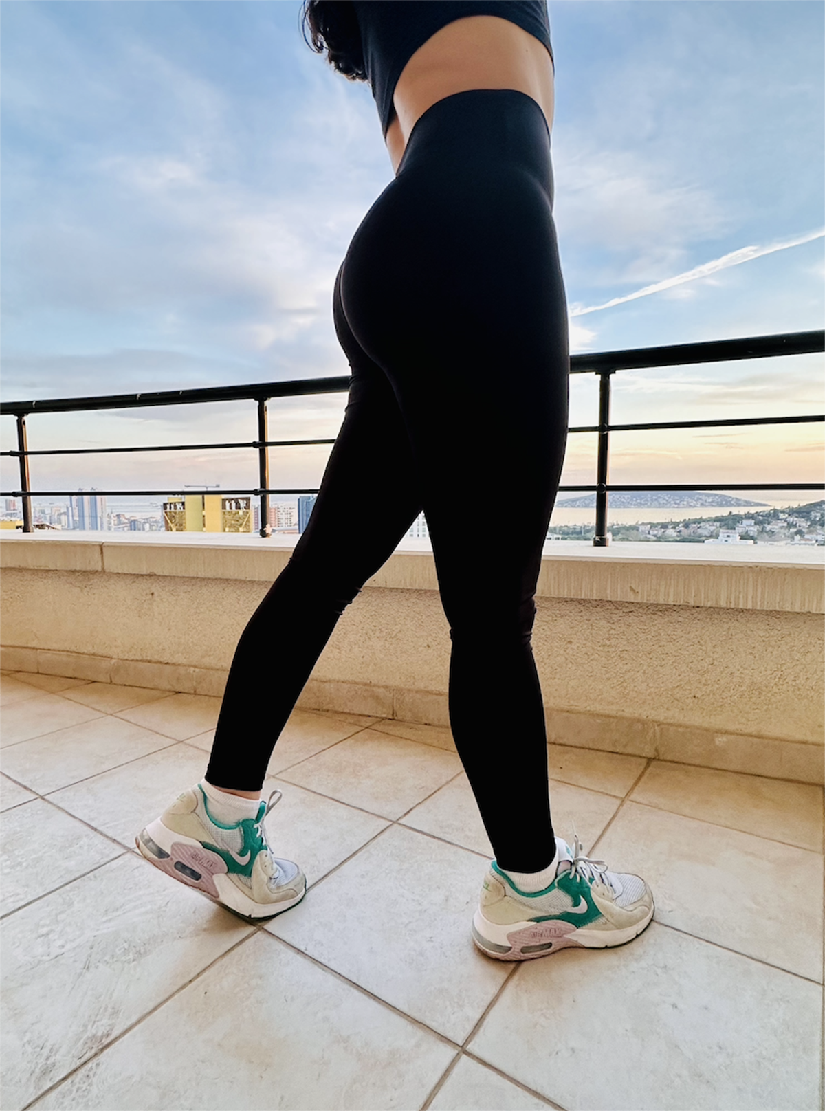Yüksek Bel Toparlayıcı Spor Tayt Siyah