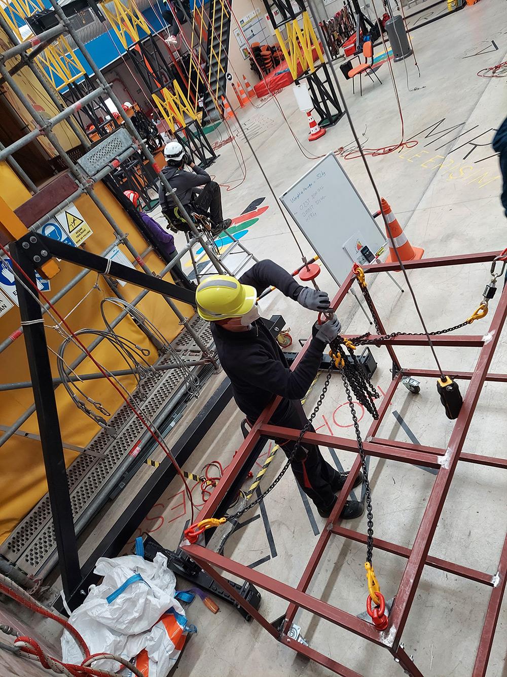 Kaldırma ve Taşıma İşlerinde Sapancı ve İşaretçi Eğitimi