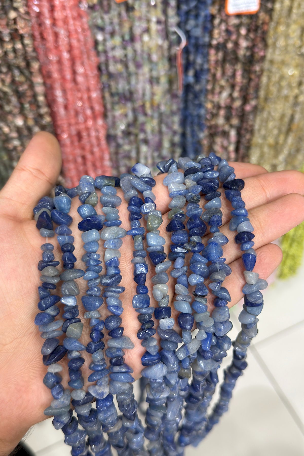 Aventurin Kırık Taş Orta Boy Parlak 5x8mm Doğal Taş Dizi