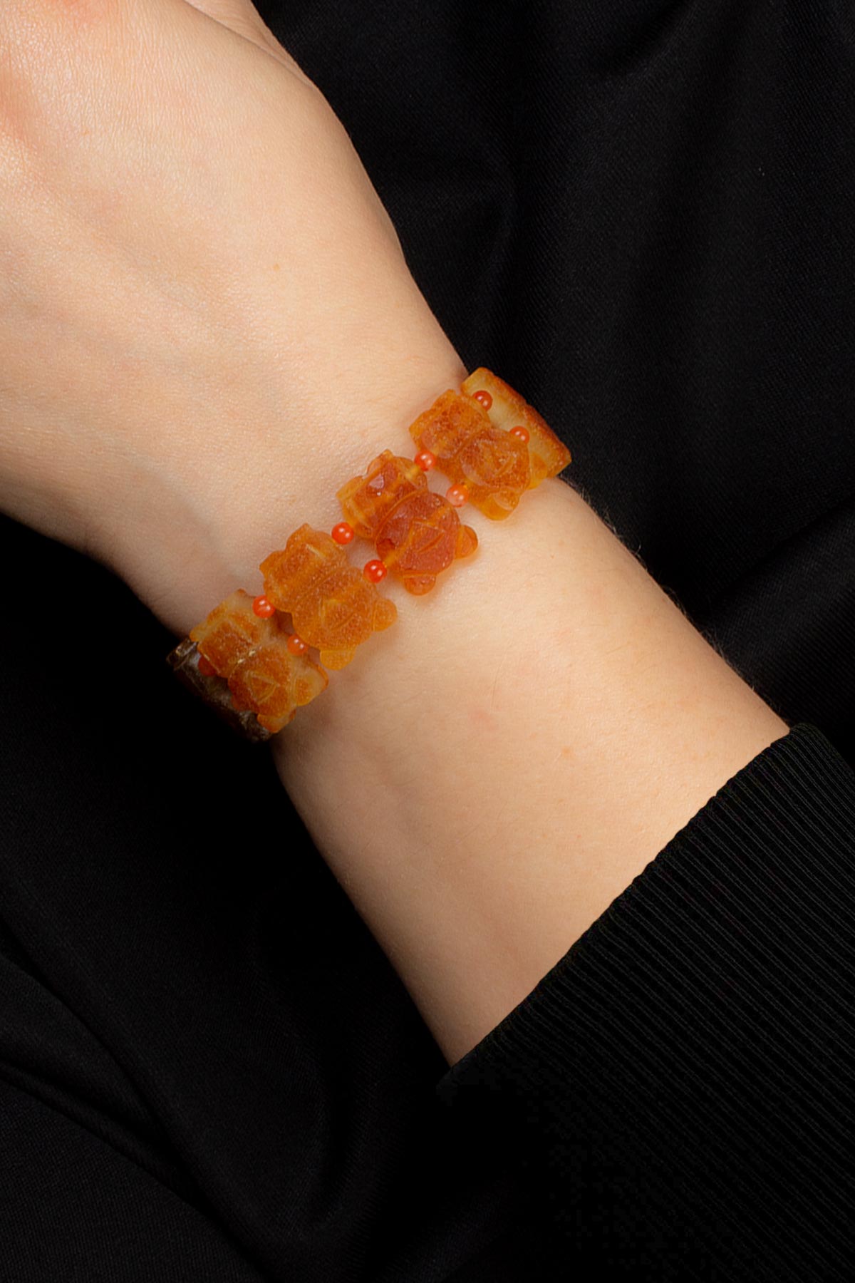 Damla Kehribar Ham Turuncu Ayıcık Figürlü Unisex Bileklik 12-13gr