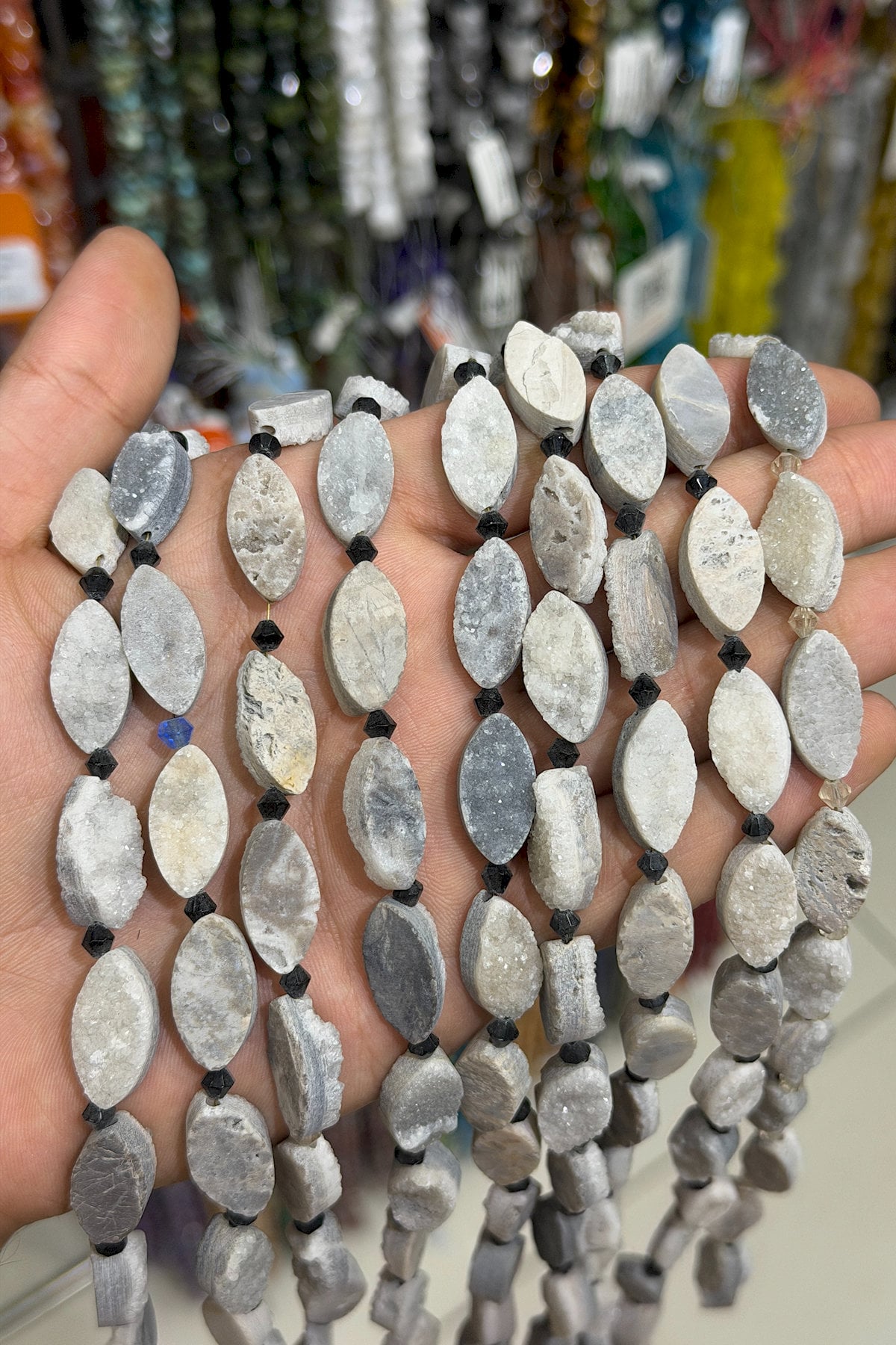 Daruze Akik Doğal Taş Mat Badem Kesim 10x20mm Dizi