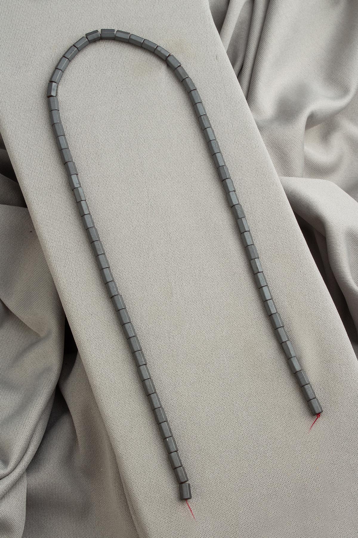 Hematit Doğal Taş Mat Gri Altıgen Kesim 4x6mm Dizi [AA]