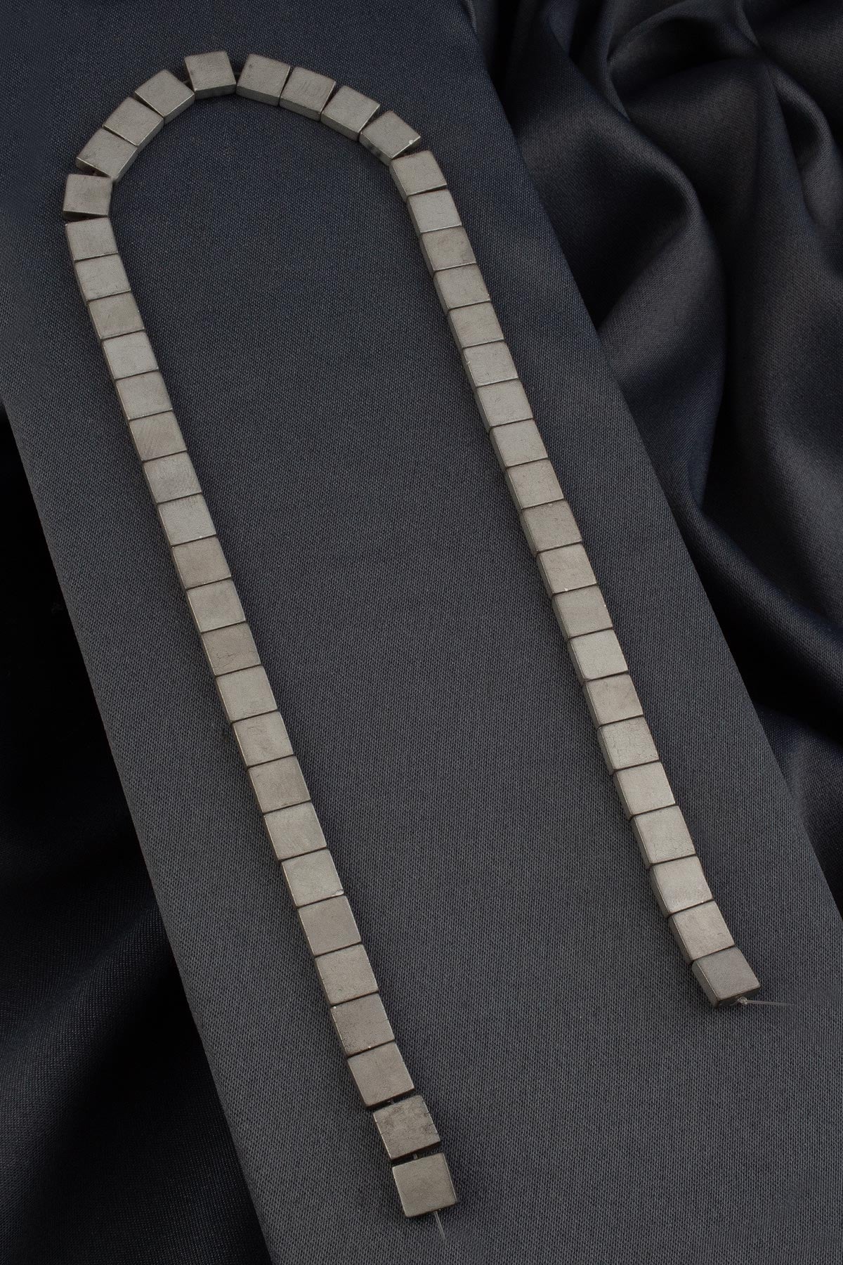 Hematit Doğal Taş Parlak Açık Gri Kare Kesim 8x8x3mm Dizi [AA]