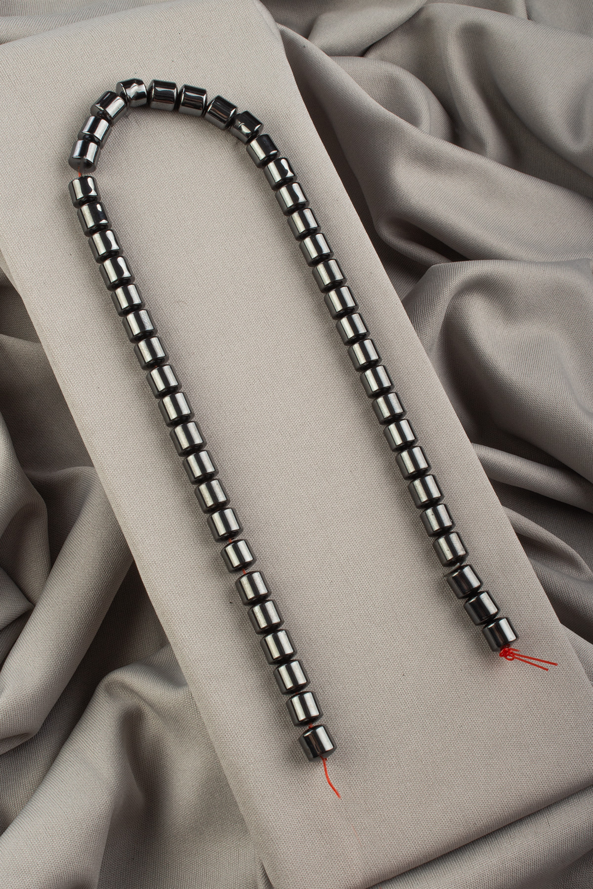 Hematit Taşı 8x8mm- Parlak Füme Doğal Taş Dizi