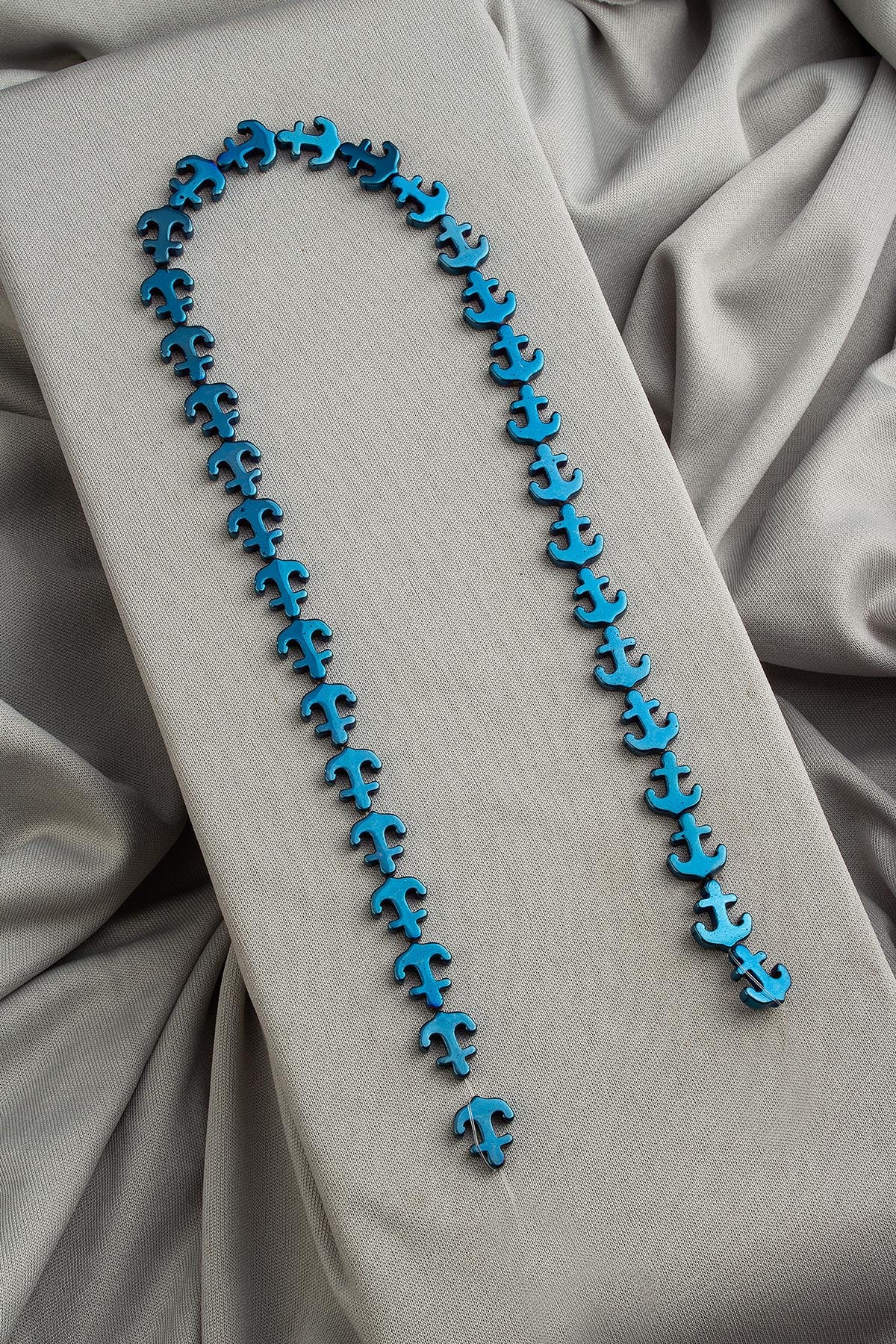 Hematit Doğal Taş Parlak Mavi Gemi Çapası Kesim 13x11mm Dizi