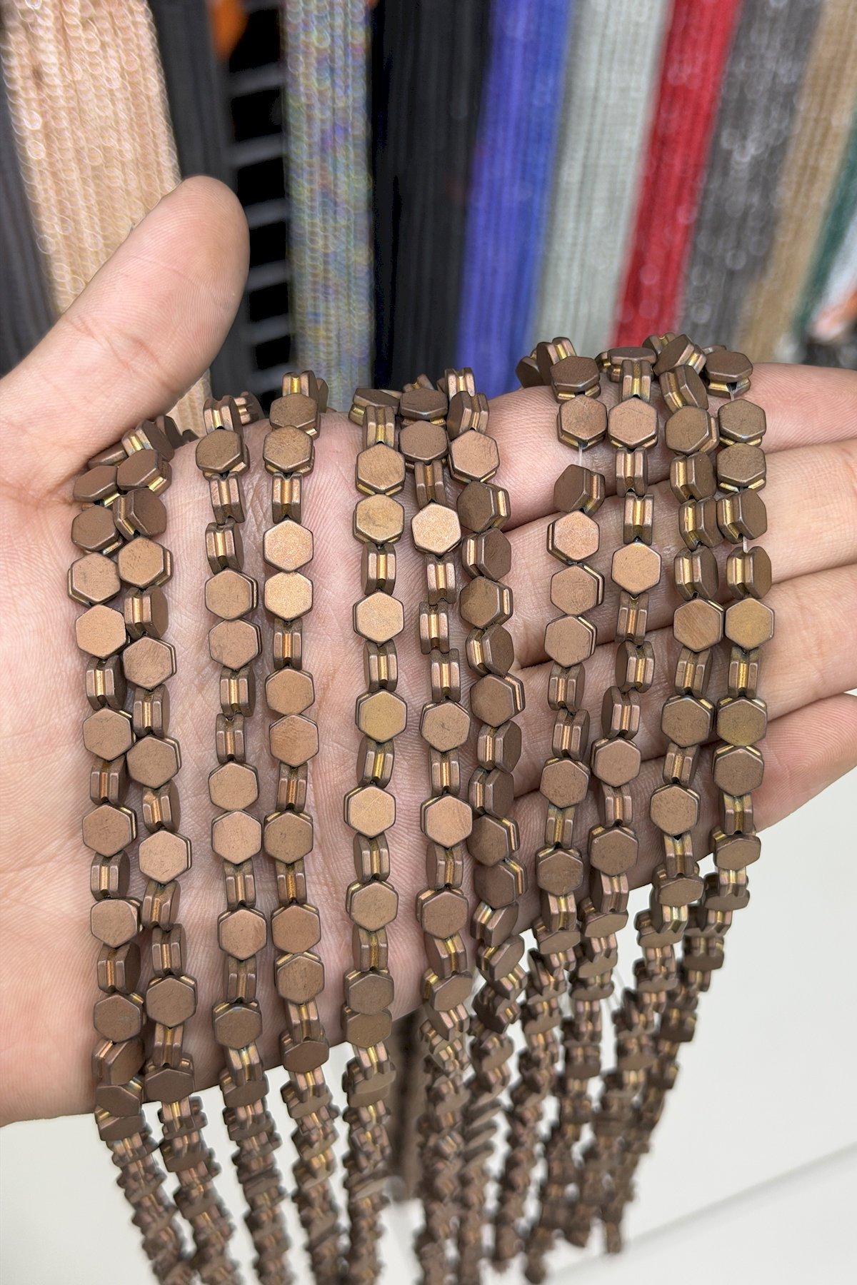 Hematit Taşı Altıgen Kanallı Kesim Mat Kahverengi 7x4mm Doğal Taş Dizi