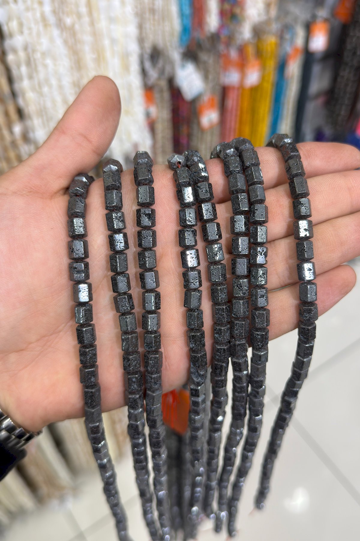 Hematit Taşı Altıgen Kesim 8x6mm- Parlak Füme Doğal Taş Dizi