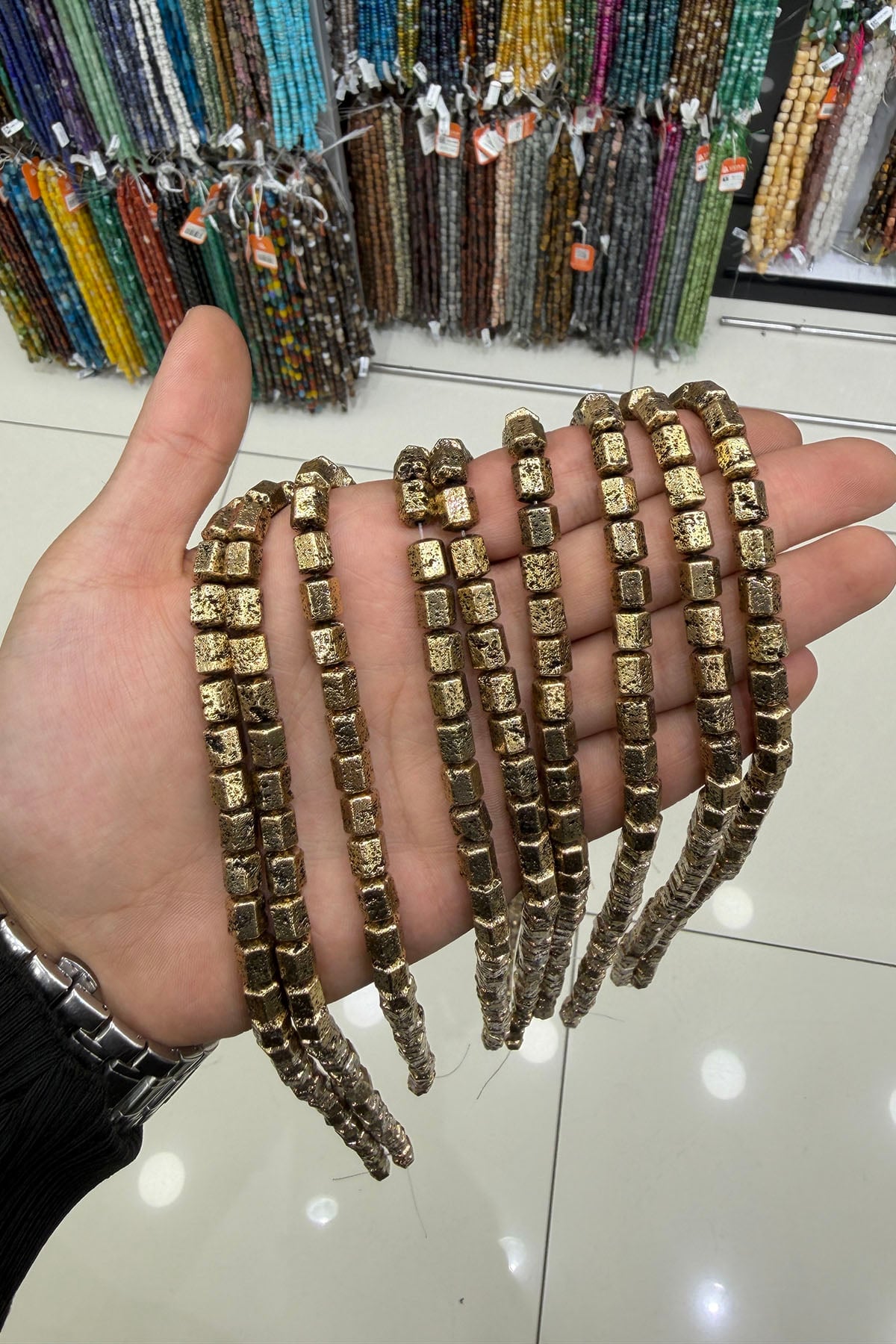Hematit Taşı Altıgen Kesim 8x6mm-Pütürlü Sarı Doğal Taş Dizi