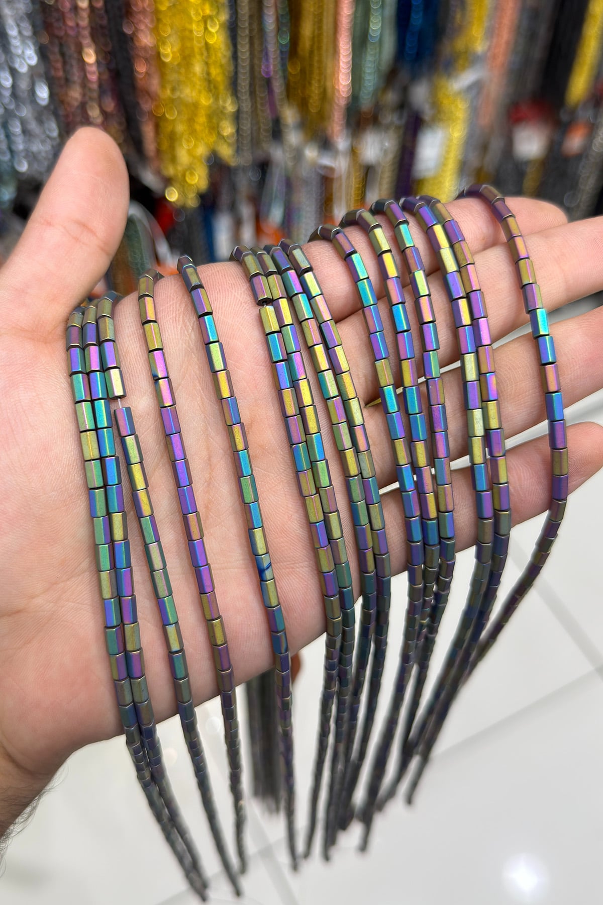 Hematit Taşı Altıgen Kesim Mat Gökkuşağı 4x6mm Doğal Taş Dizi