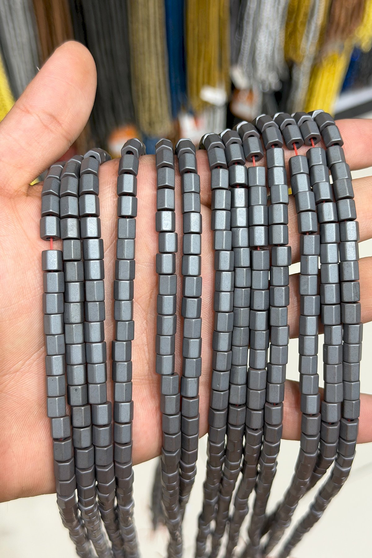 Hematit Taşı Altıgen Kesim Mat Gri 6x6mm Doğal Taş Dizi