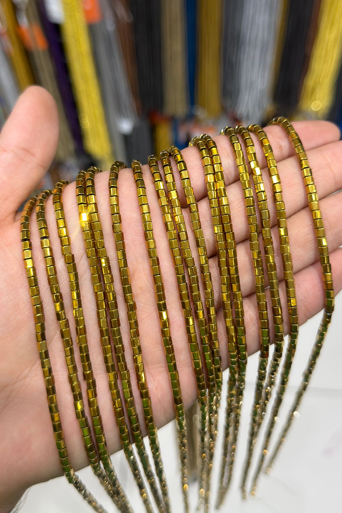 Hematit Taşı Altıgen Kesim Parlak Gold 3x3mm Doğal Taş Dizi