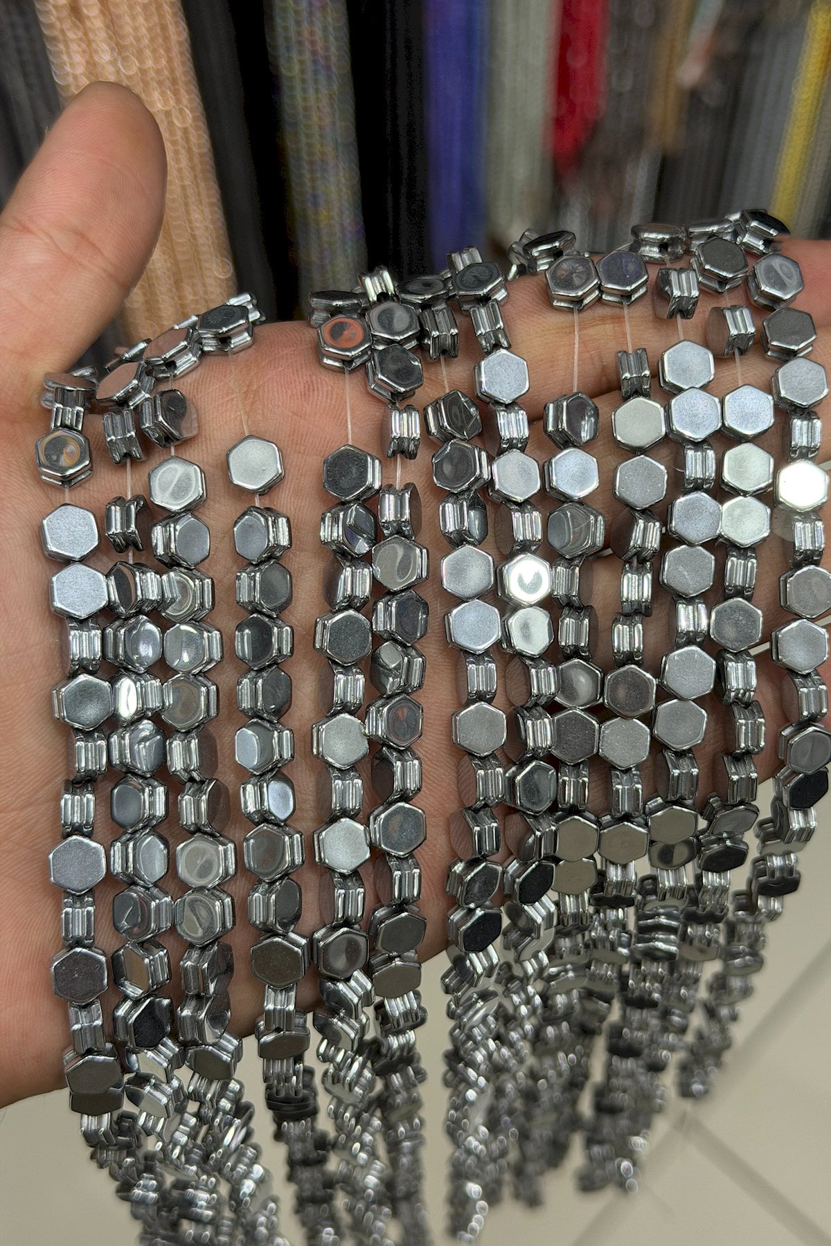 Hematit Taşı Altıgen Kesim Parlak Gümüş 7x4mm Doğal Taş Dizi