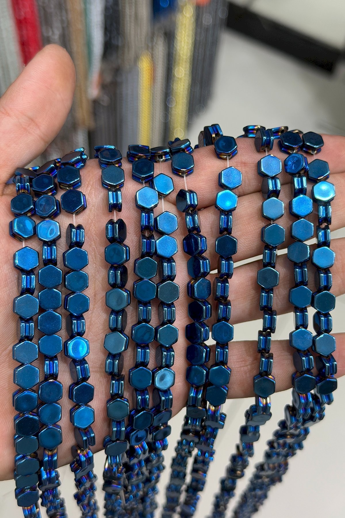 Hematit Taşı Altıgen Kesim Parlak Mavi 7x4mm Doğal Taş Dizi
