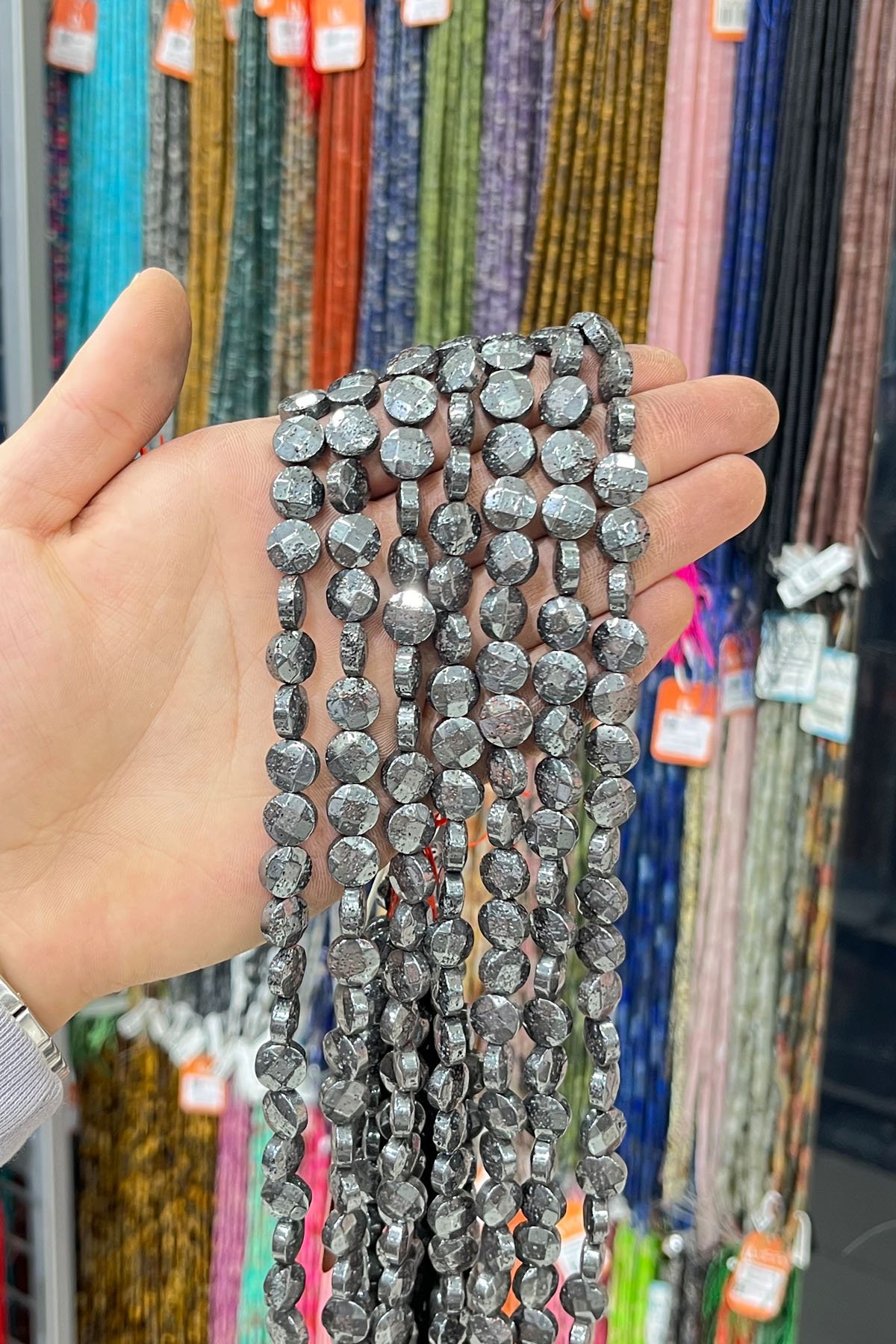 Hematit Taşı Altıgen Kesim Parlak Füme 6x2mm Doğal Taş Dizi