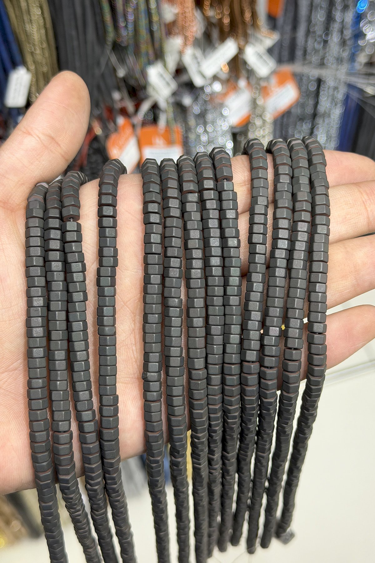 Hematit Taşı Altıgen Rondela Kesim Mat Siyah 6x3mm Doğal Taş Dizi