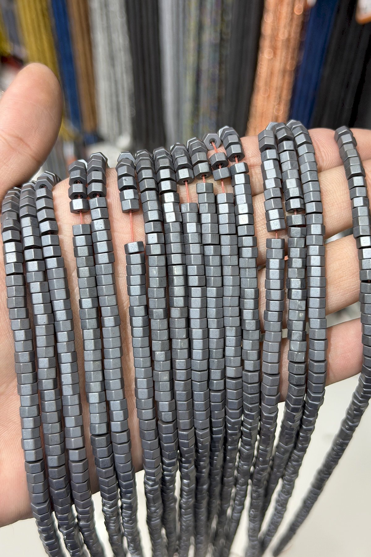 Hematit Taşı Altıgen Rondela Kesim Mat Gri 6x3mm Doğal Taş Dizi