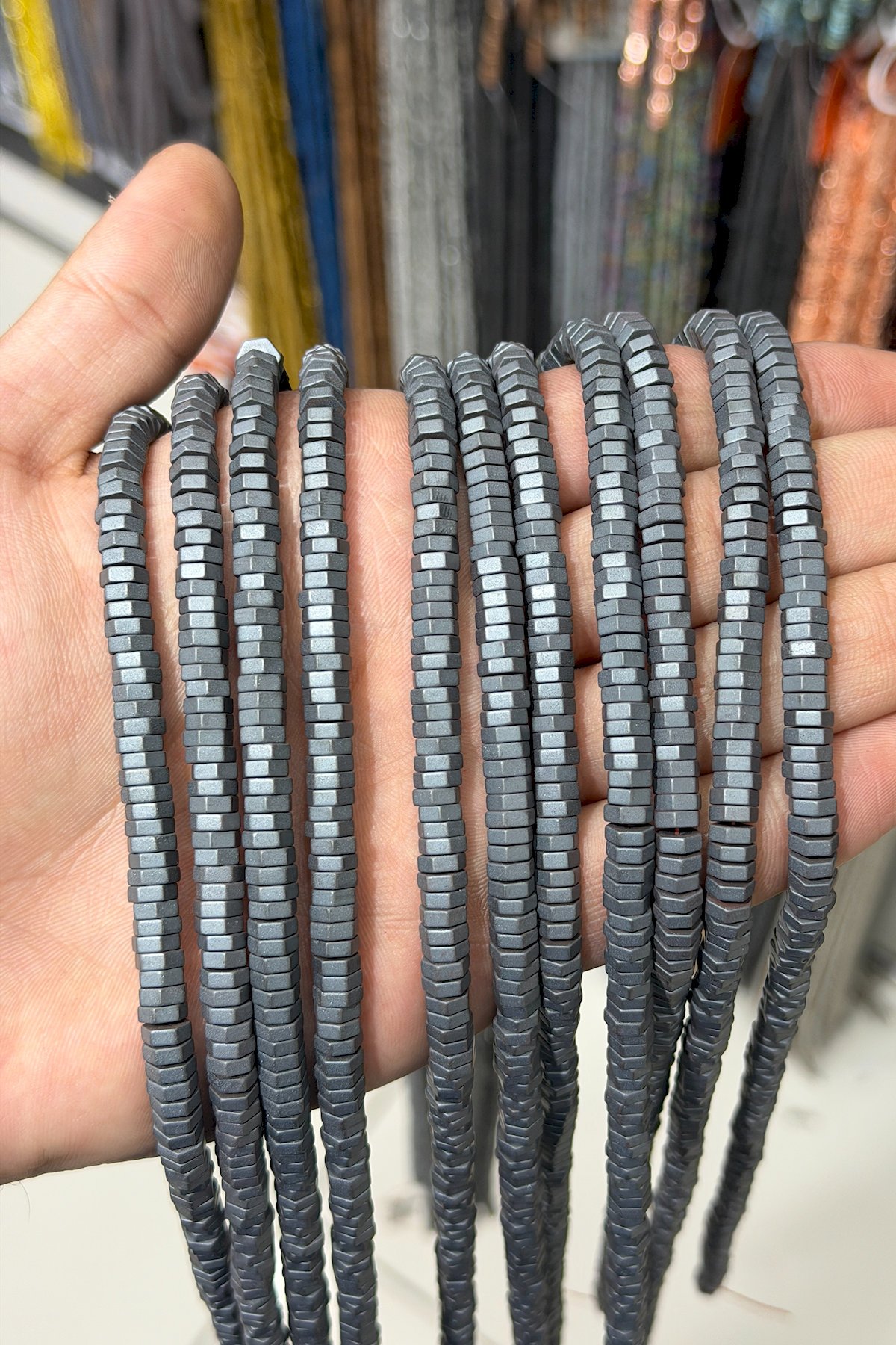 Hematit Taşı Altıgen Rondela Kesim Mat Gri 6x2mm Doğal Taş Dizi