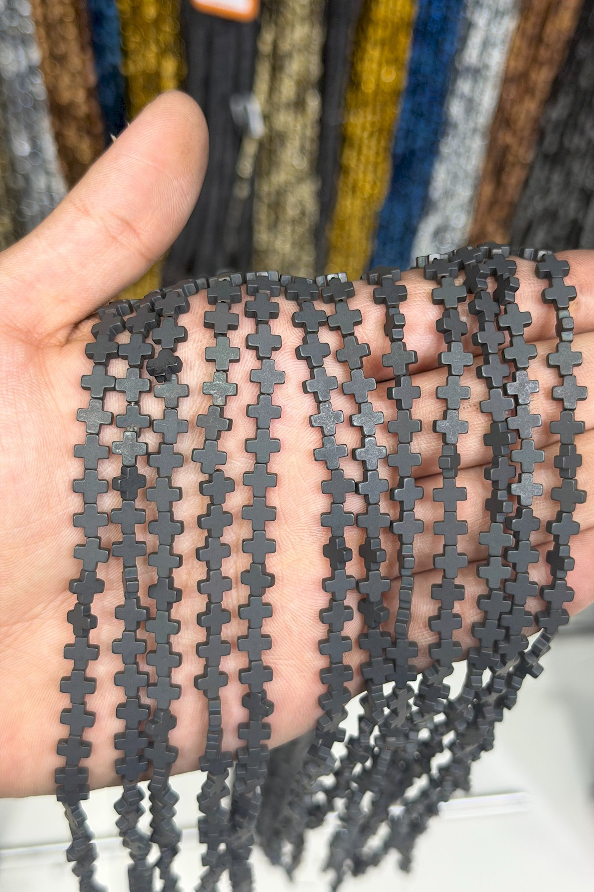 Hematit Taşı Artı Kesim Mat Siyah 6x6mm Doğal Taş Dizi