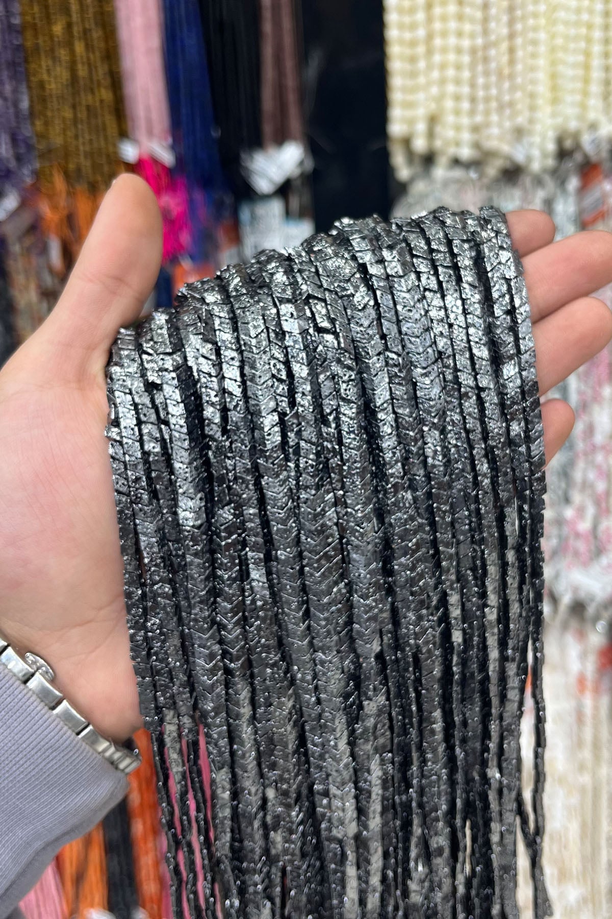 Hematit Taşı Bombeli Çavuş Kesim 6x3mm-Pütürlü Füme Doğal Taş Dizi