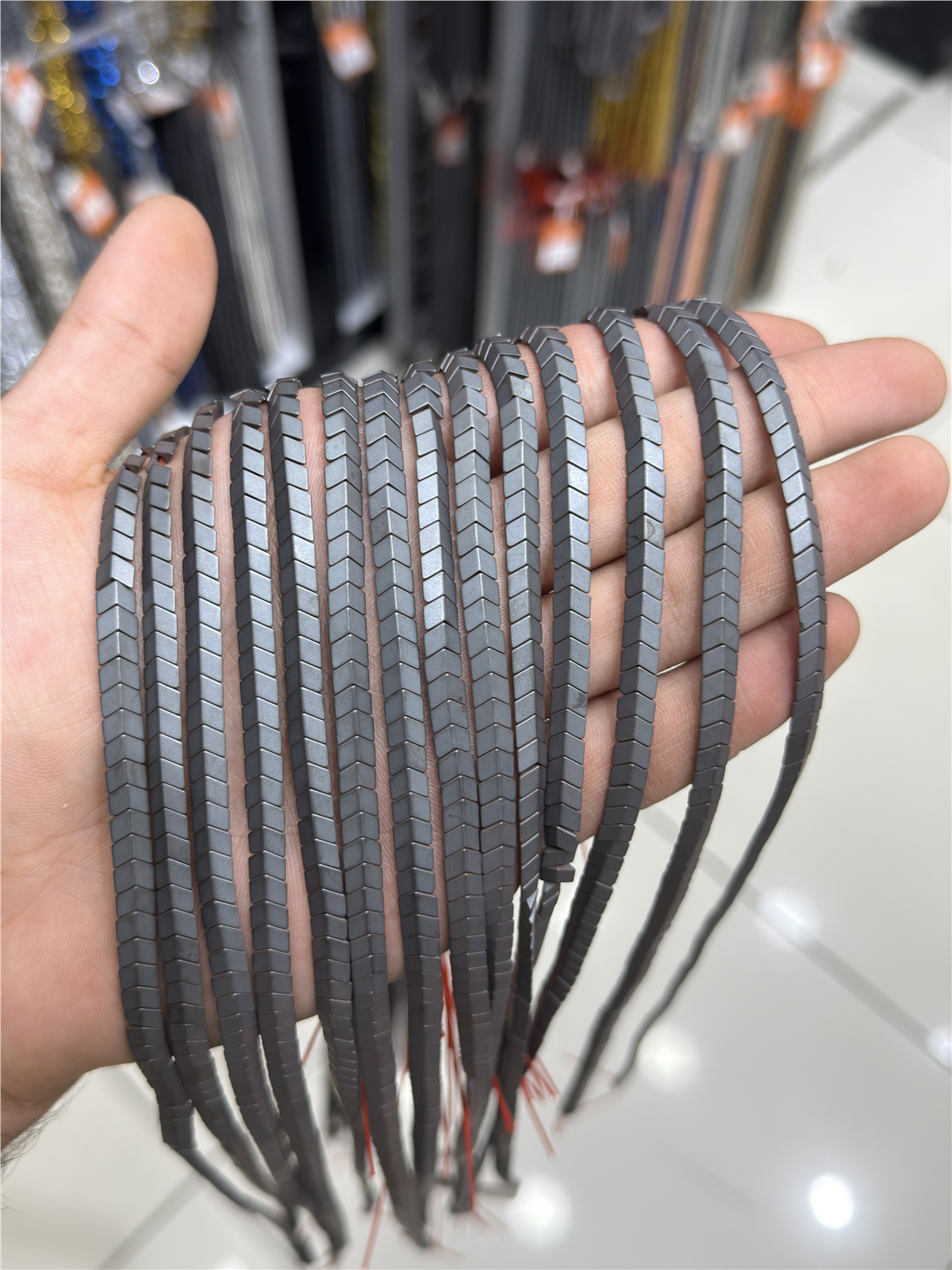 Hematit Taşı Bombeli Çavuş Kesim Mat Gri 6x3mm Doğal Taş Dizi
