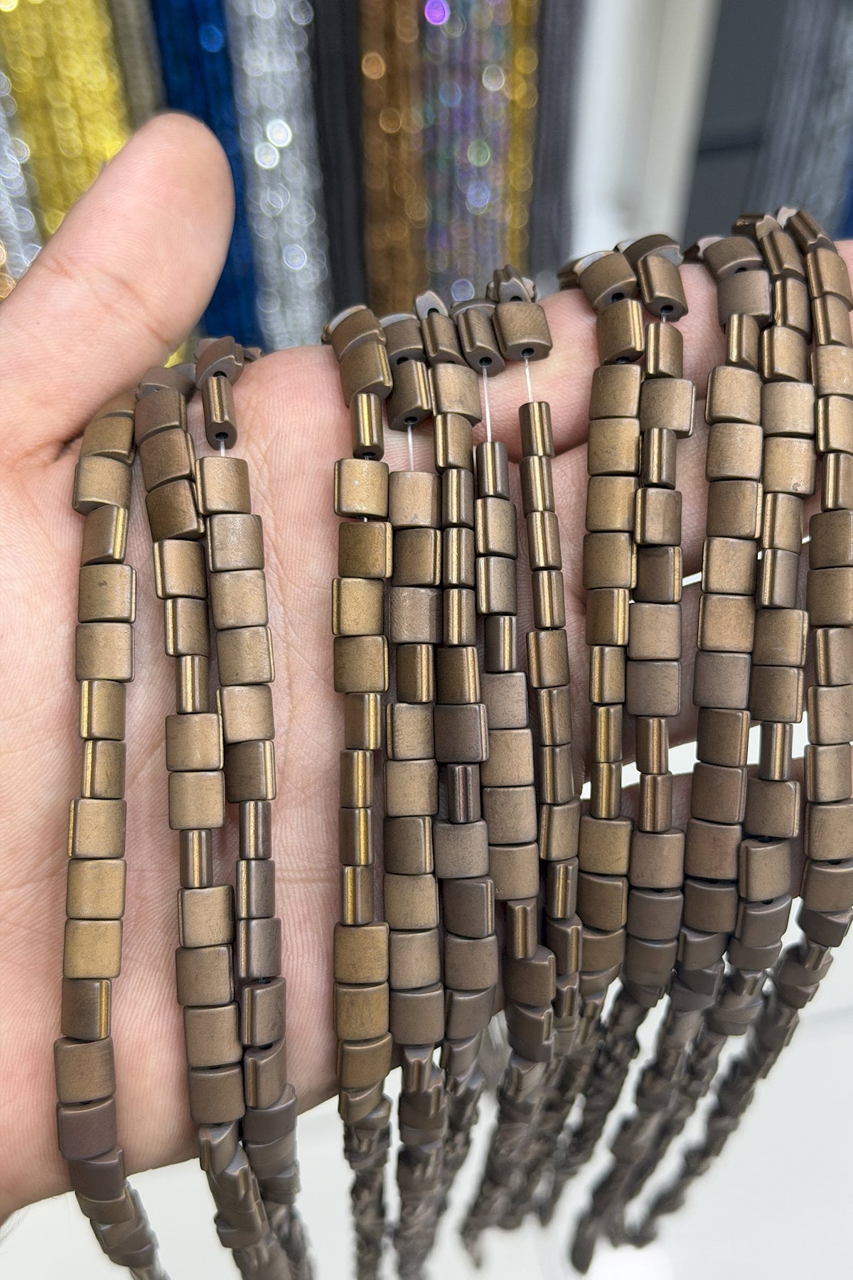 Hematit Taşı Bombeli Kare Kanallı Kesim Mat Kahverengi 7x7mm Doğal Taş Dizi