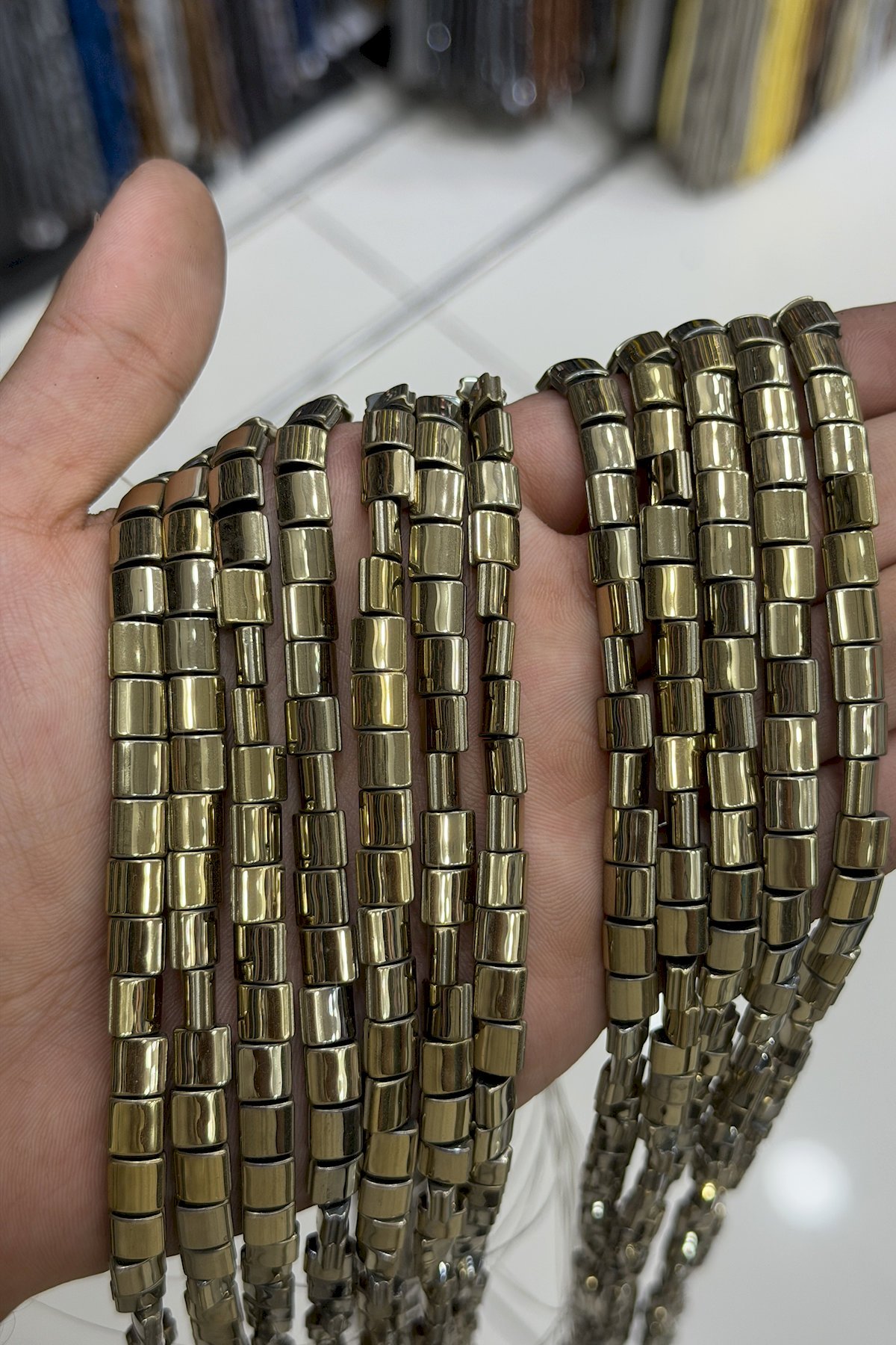 Hematit Taşı Bombeli Kesim Parlak Antik Sarı 7x7mm Doğal Taş Dizi