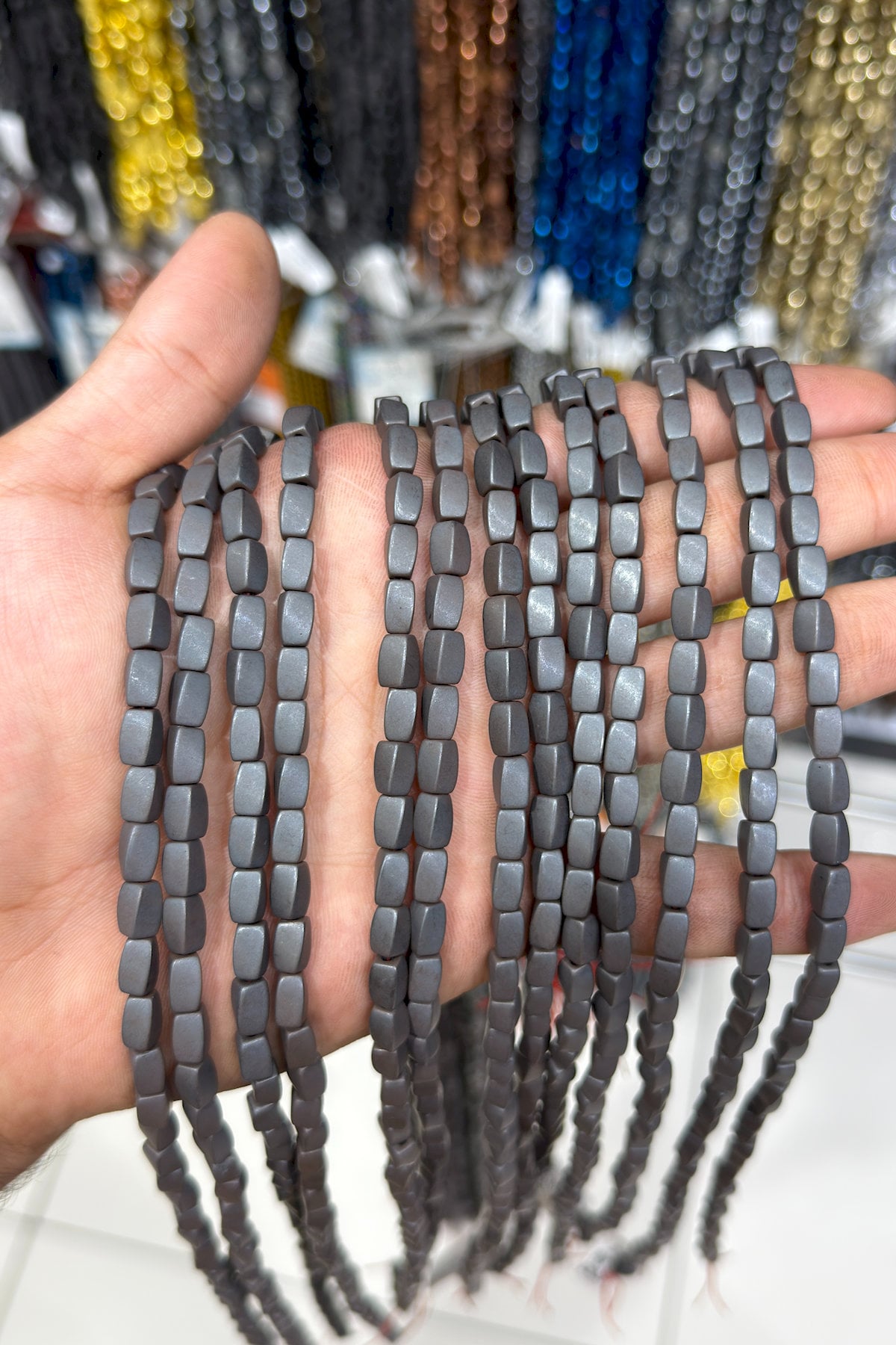 Hematit Taşı Burgulu Dikdörgen Kesim 5x8mm- Mat Gri Doğal Taş Dizi