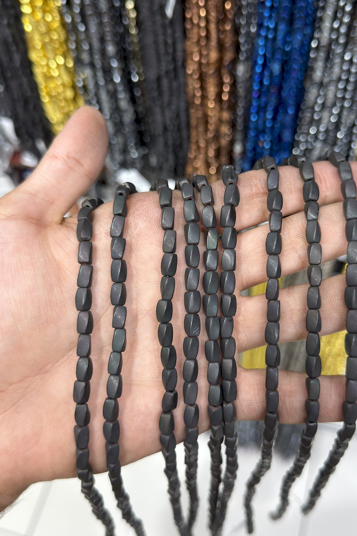Hematit Taşı Burgulu Dikdörgen Kesim Mat Siyah 5x8mm Doğal Taş Dizi