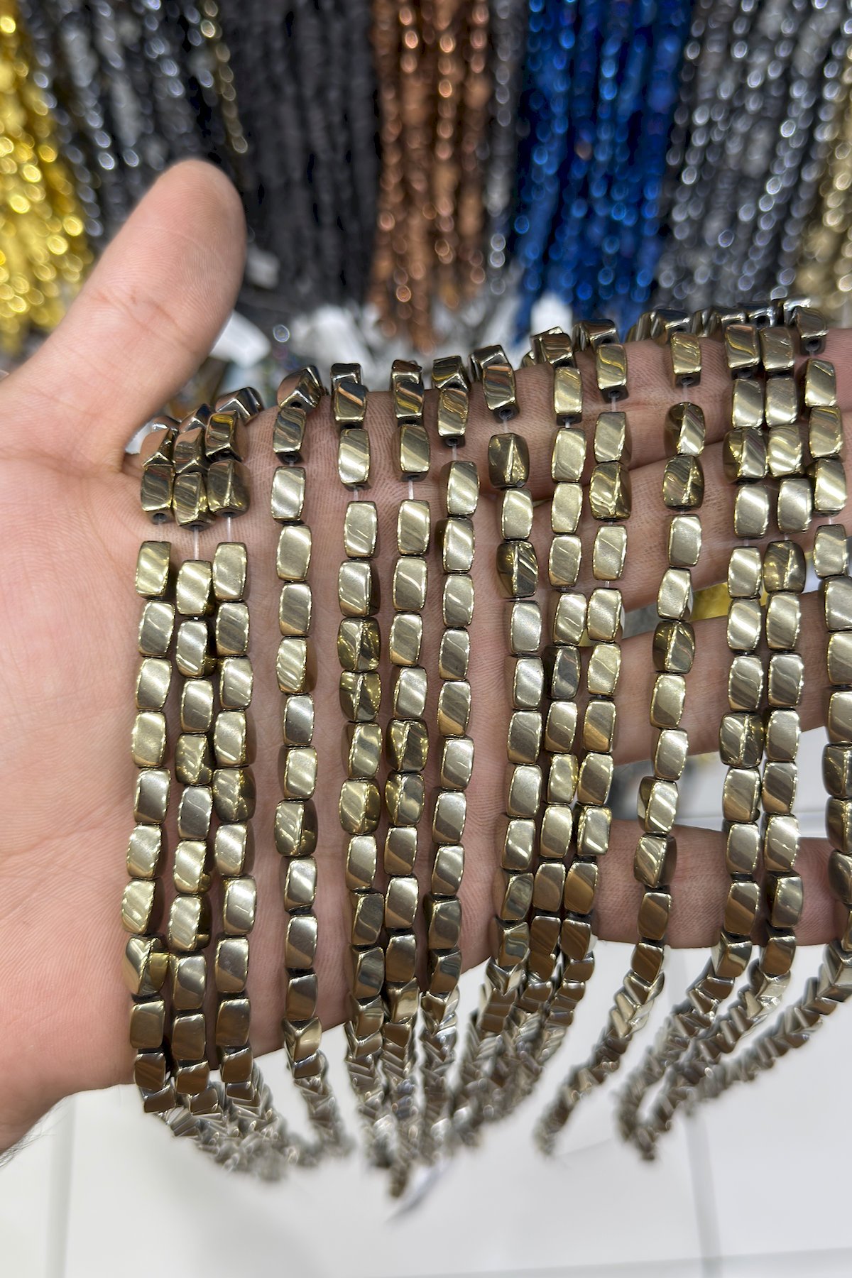 Hematit Taşı Burgulu Kesim Parlak Antik Sarı 5x8mm Doğal Taş Dizi