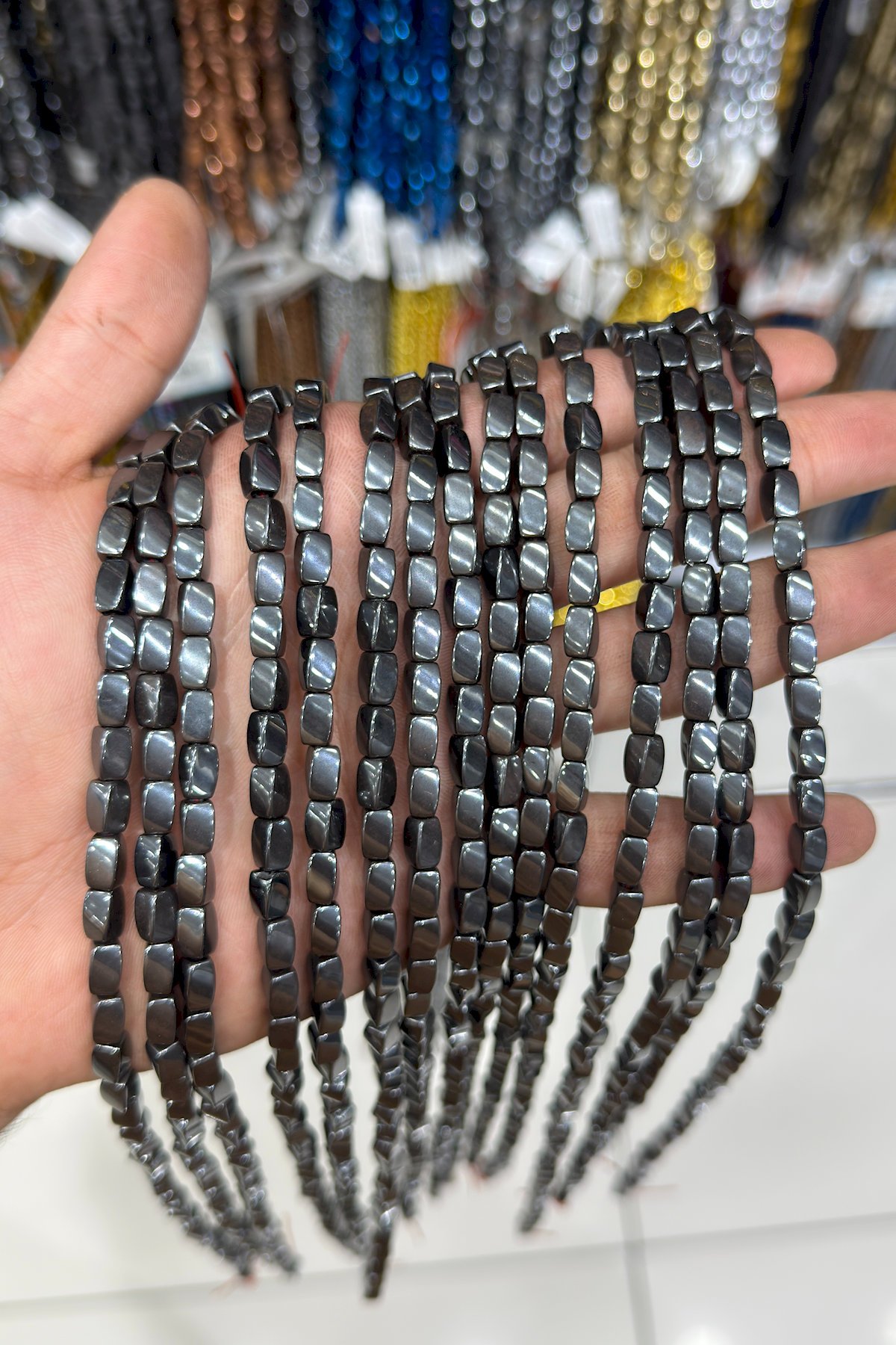 Hematit Taşı Burgulu Kesim Parlak Füme 5x8mm Doğal Taş Dizi