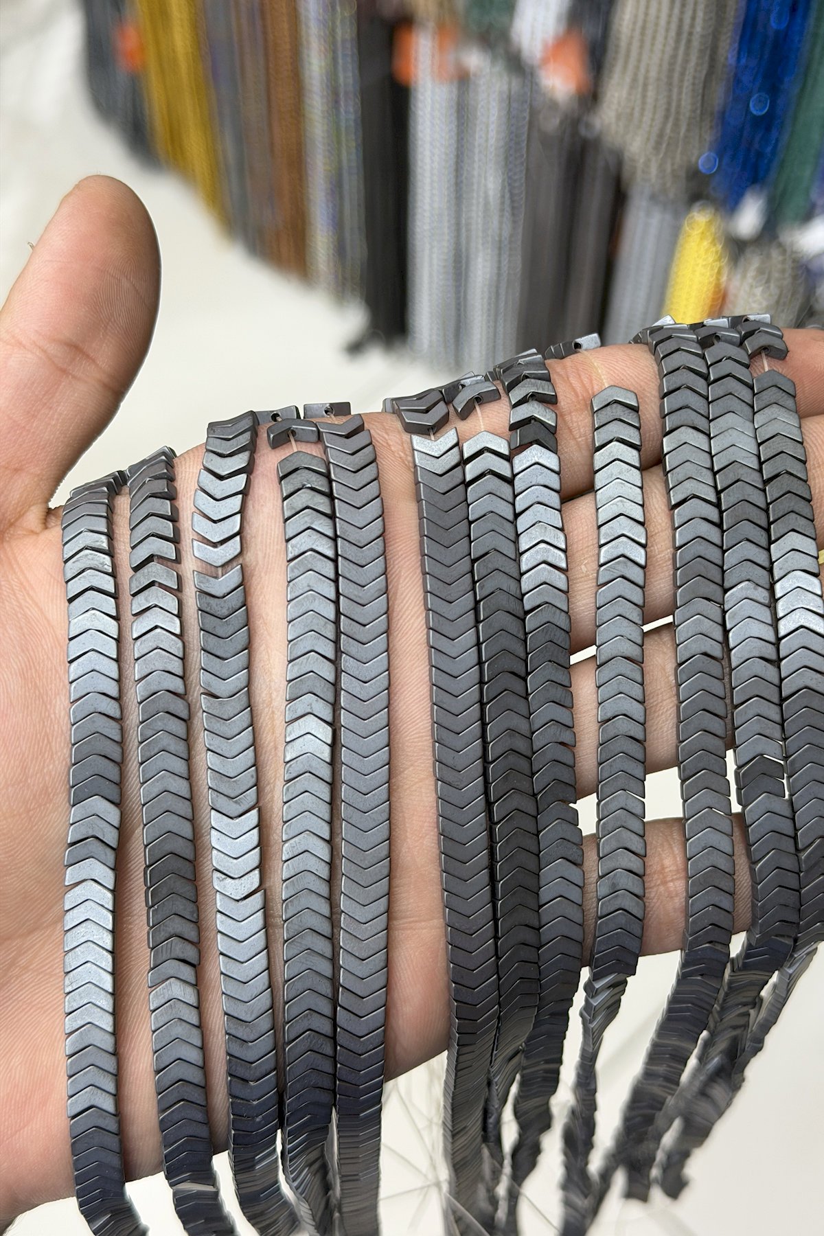 Hematit Taşı Çavuş Kesim Mat Gri 6x2mm Doğal Taş Dizi